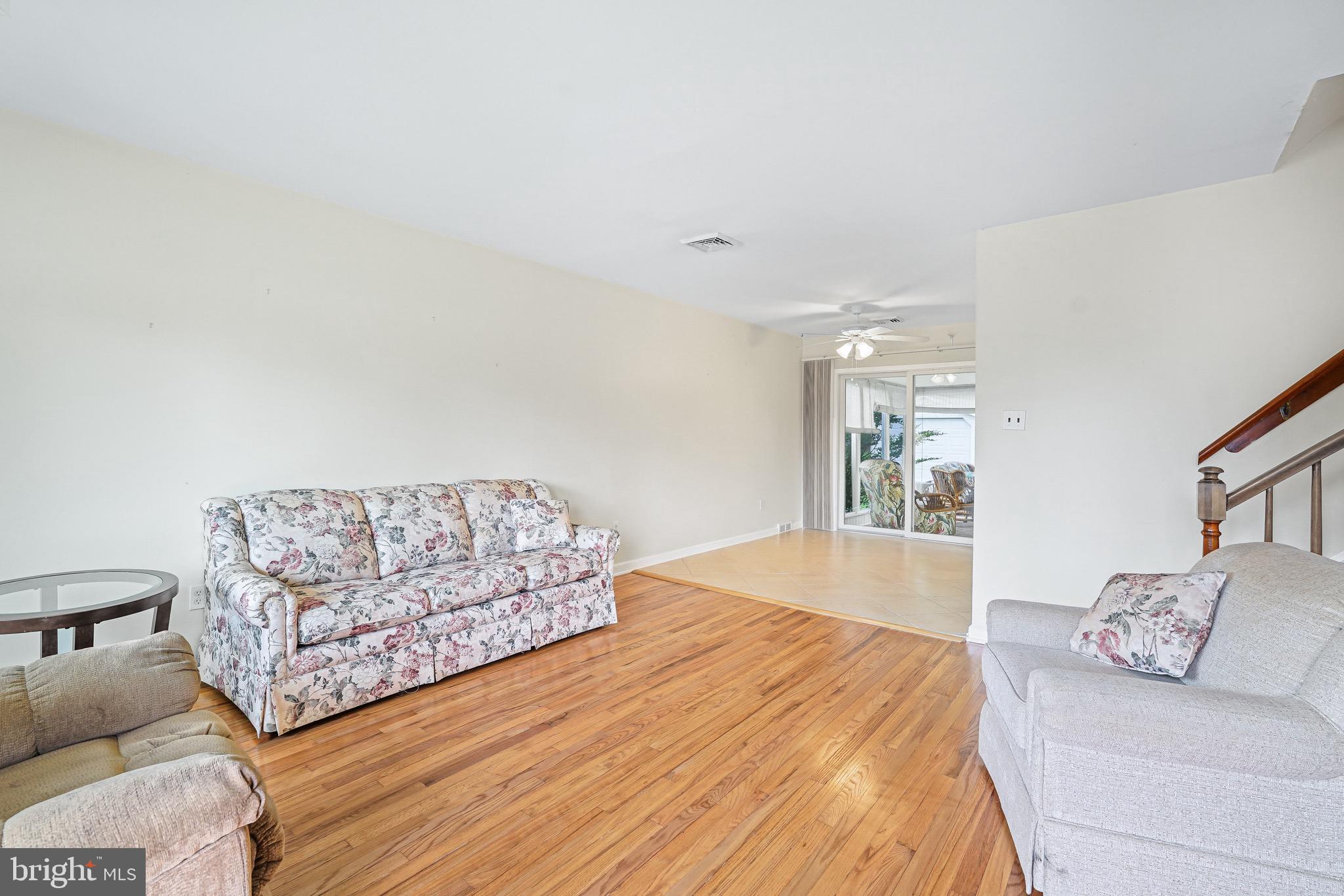 HOLLY HALL - Residential