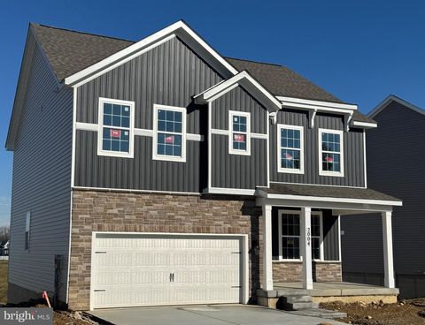 2004 PAPERBACK WAY YORK PA 17408