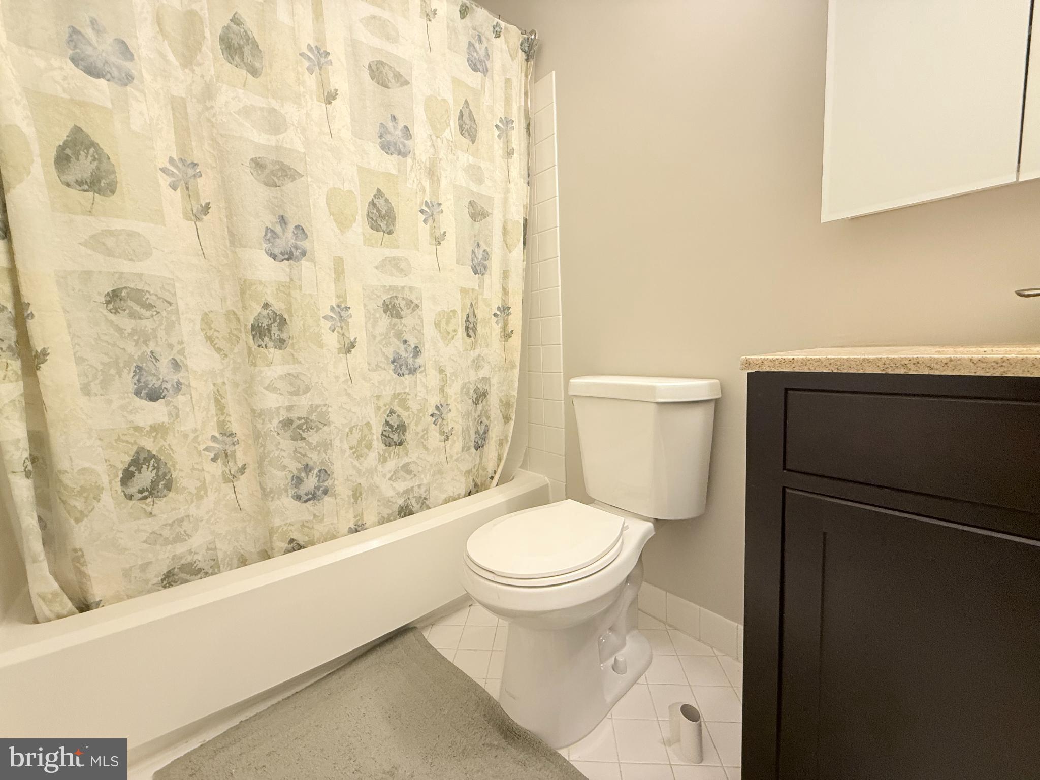 MAKEFIELD GLEN - Residential Lease