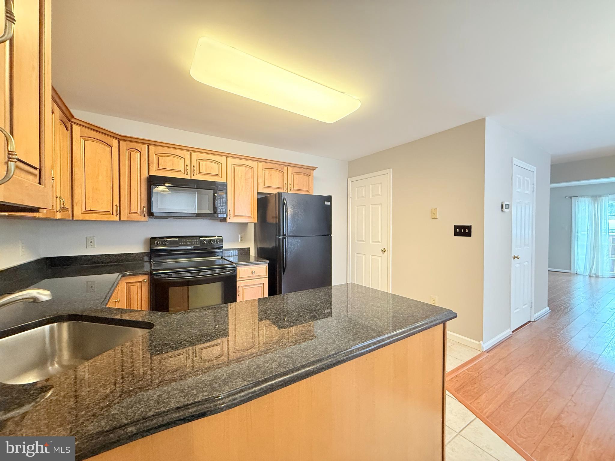 MAKEFIELD GLEN - Residential Lease