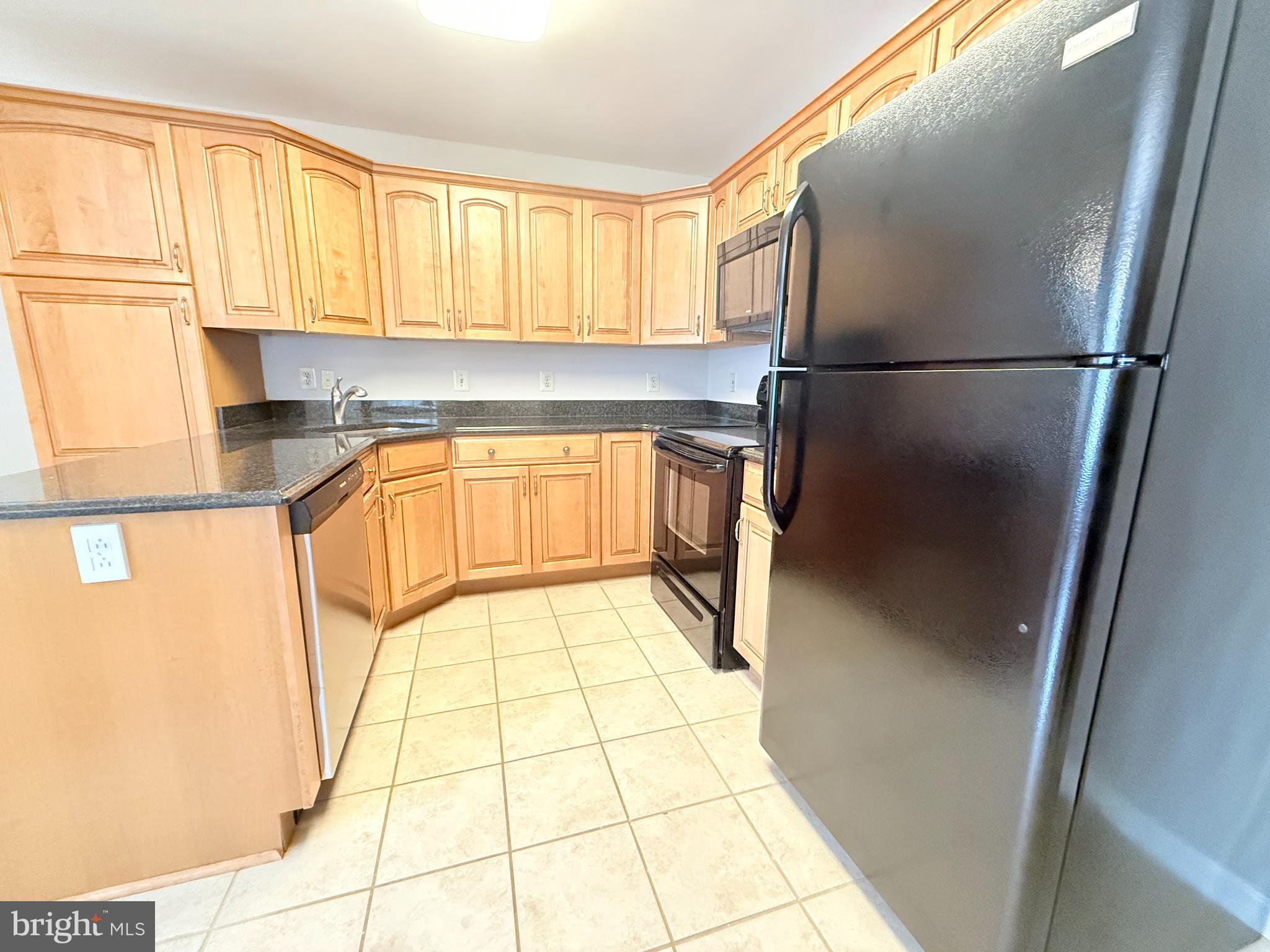 MAKEFIELD GLEN - Residential Lease