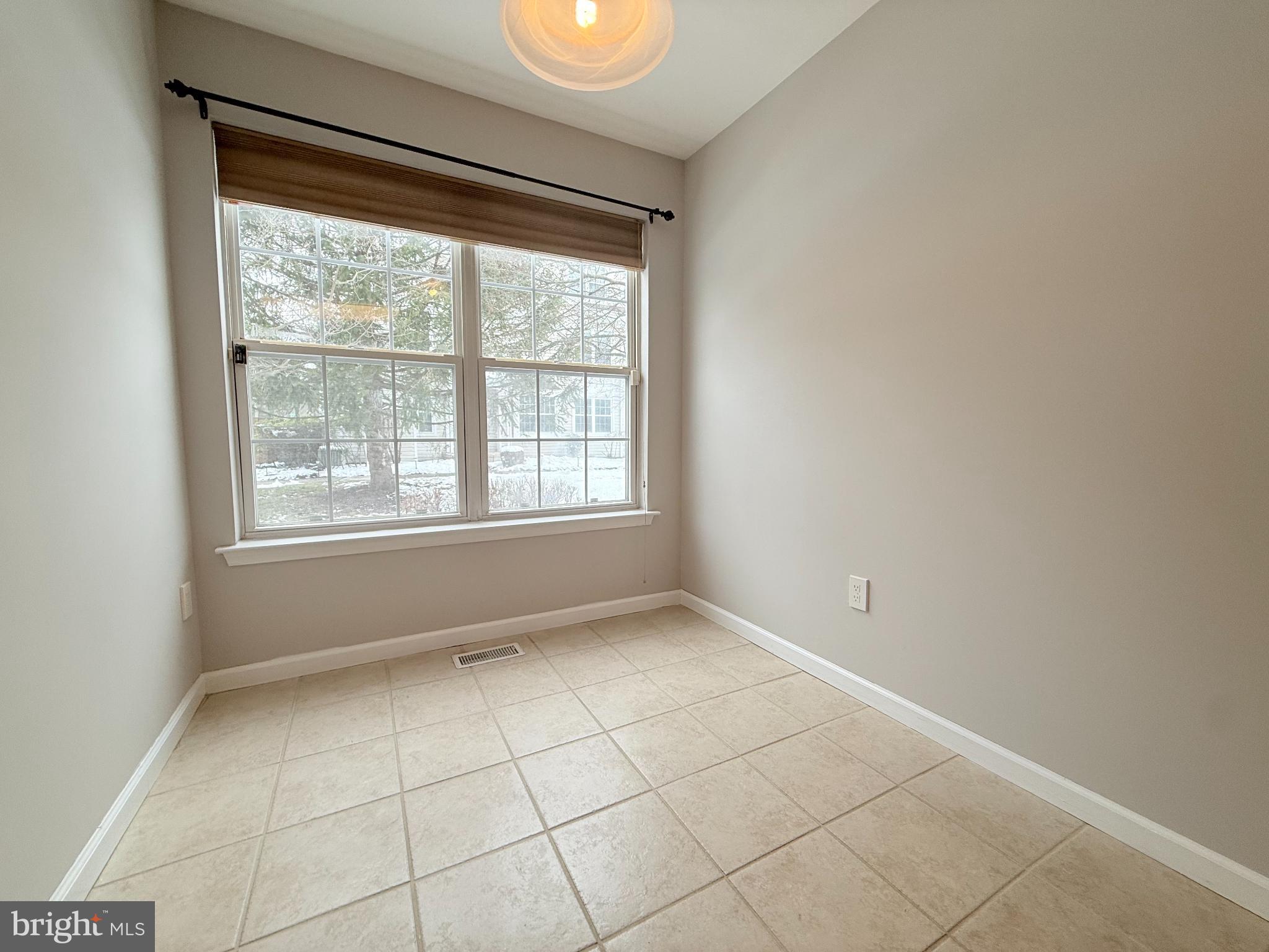 MAKEFIELD GLEN - Residential Lease