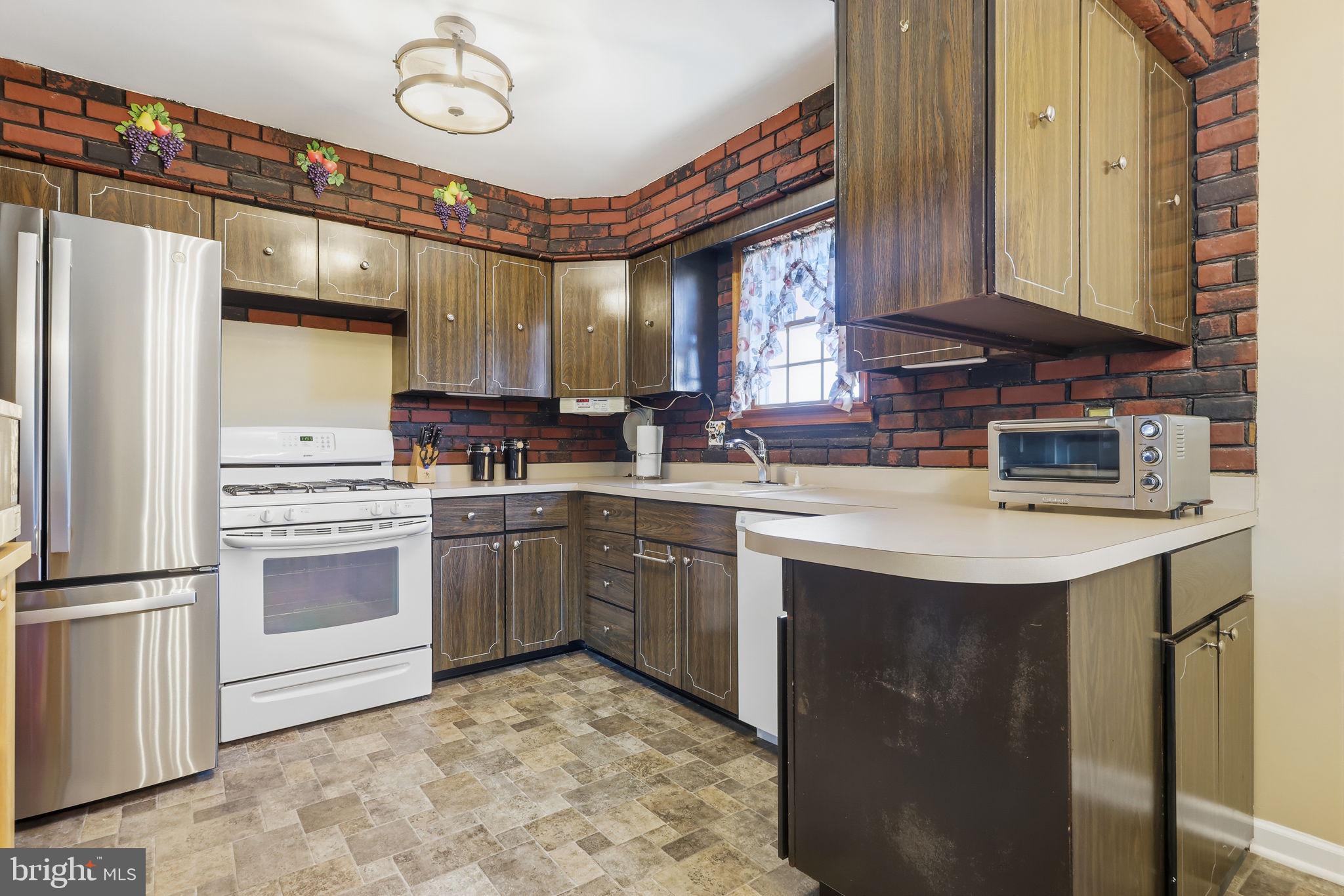 SOMERTON - Residential