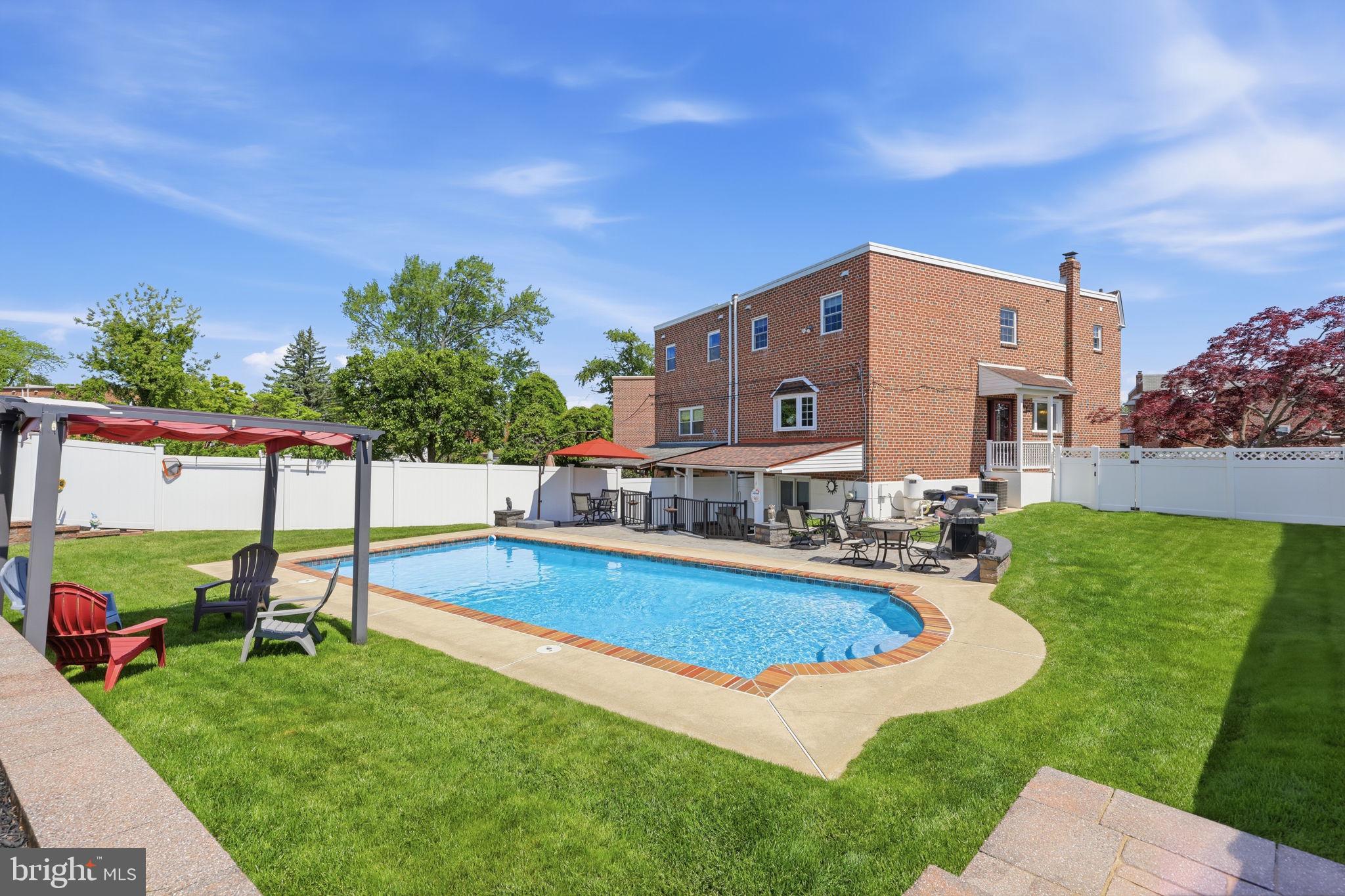 SOMERTON - Residential