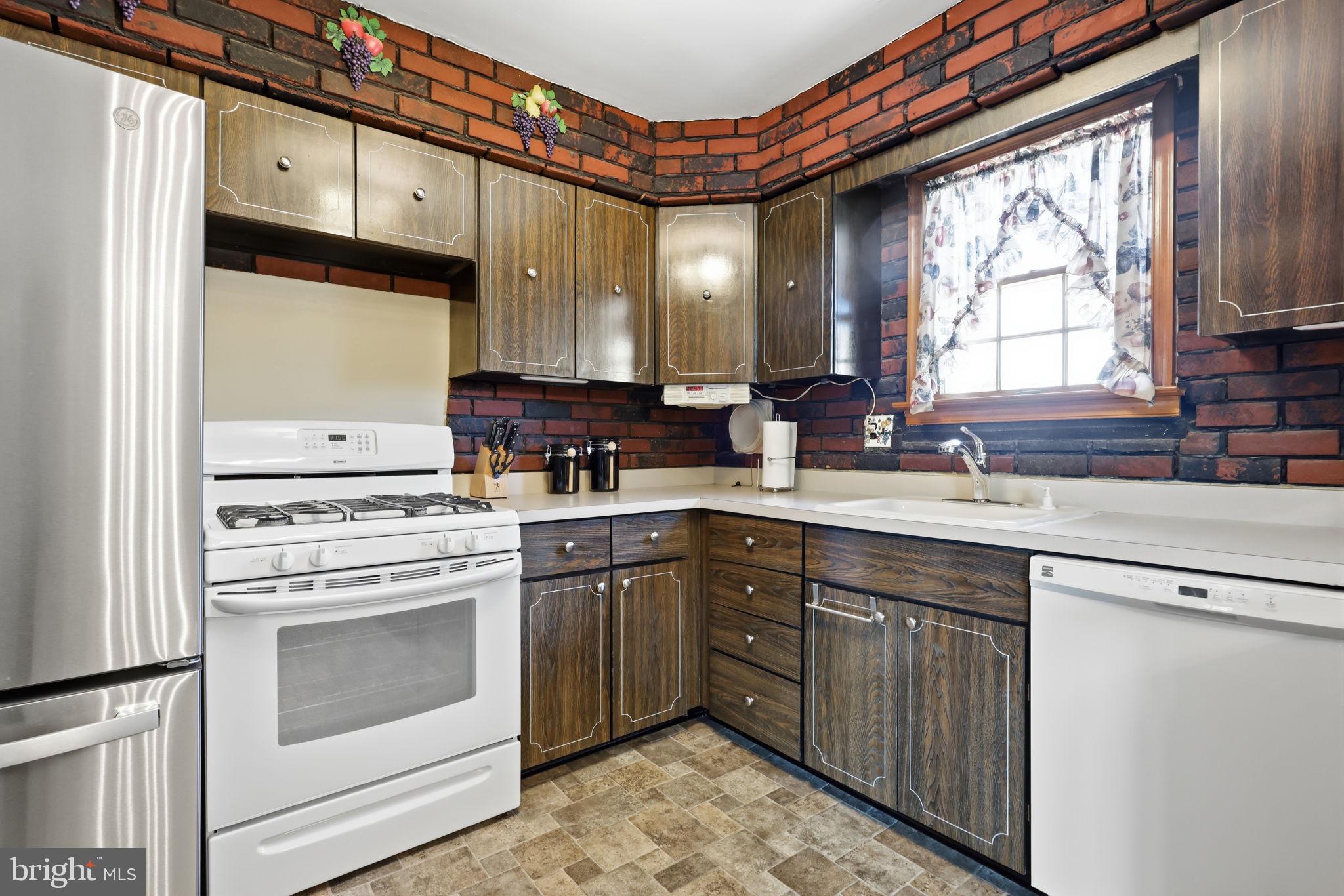 SOMERTON - Residential
