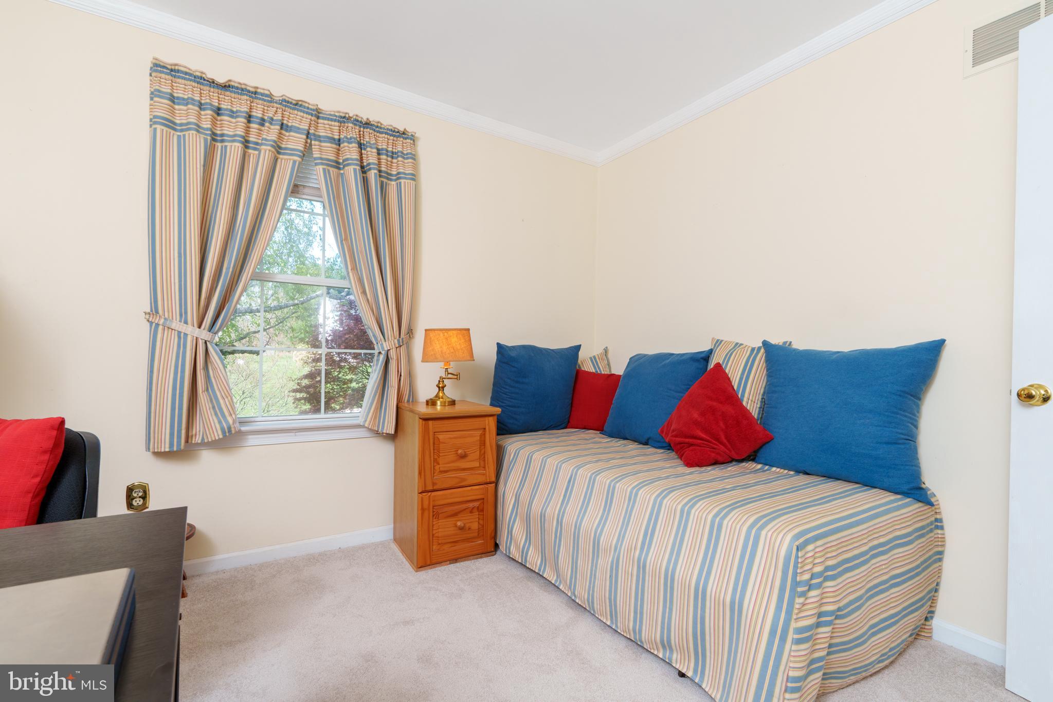 FOX KNOLL - Residential