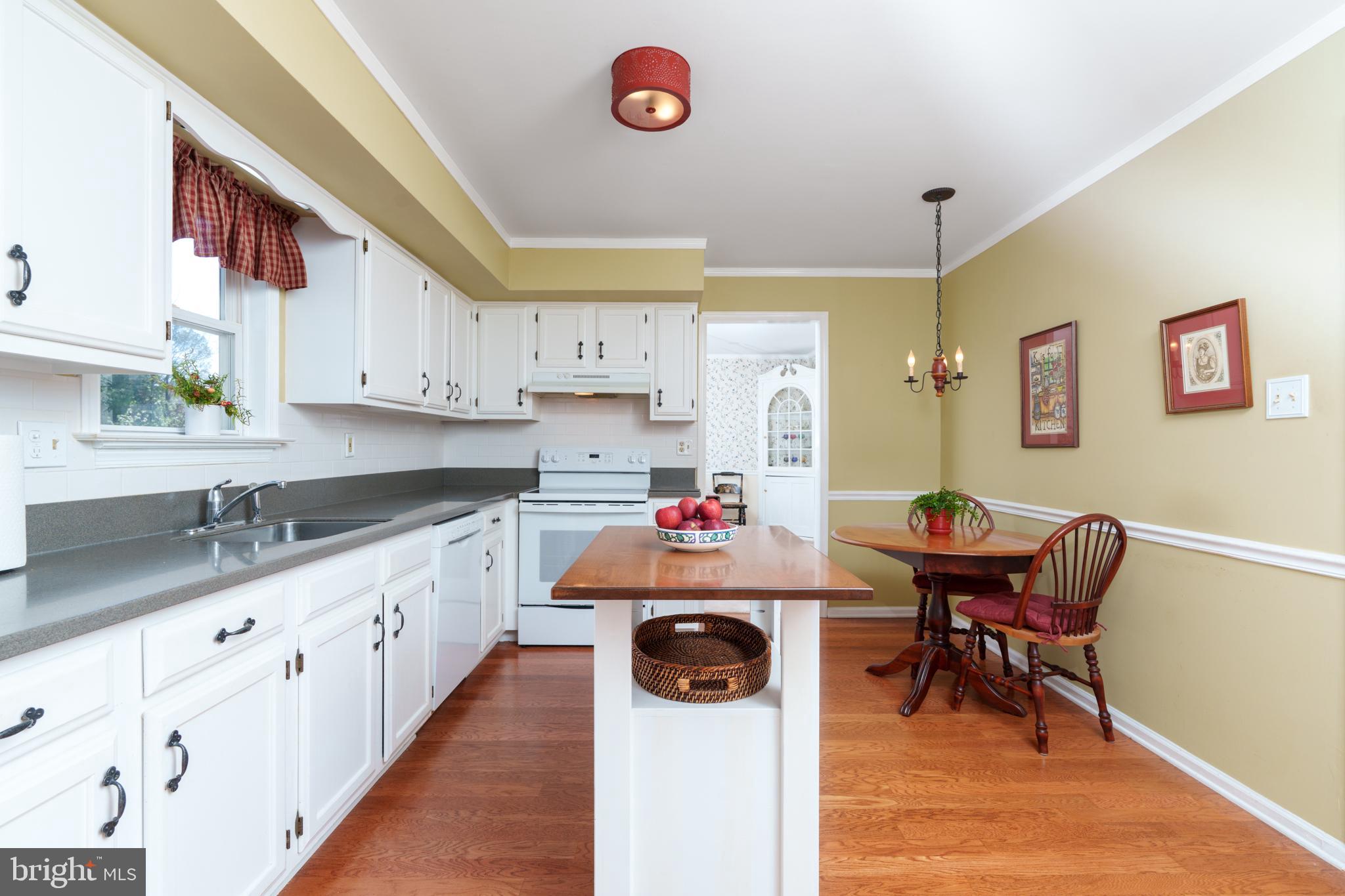 FOX KNOLL - Residential