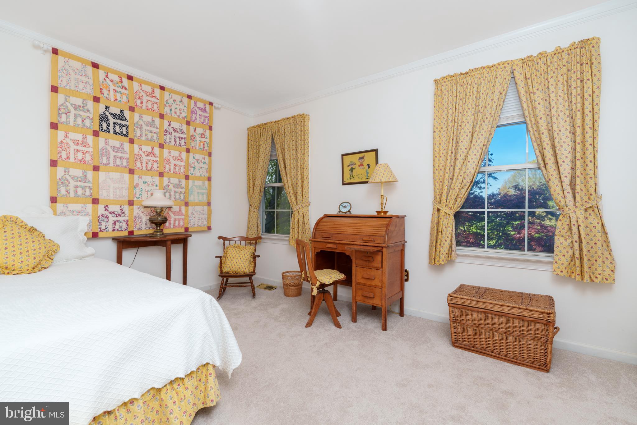 FOX KNOLL - Residential