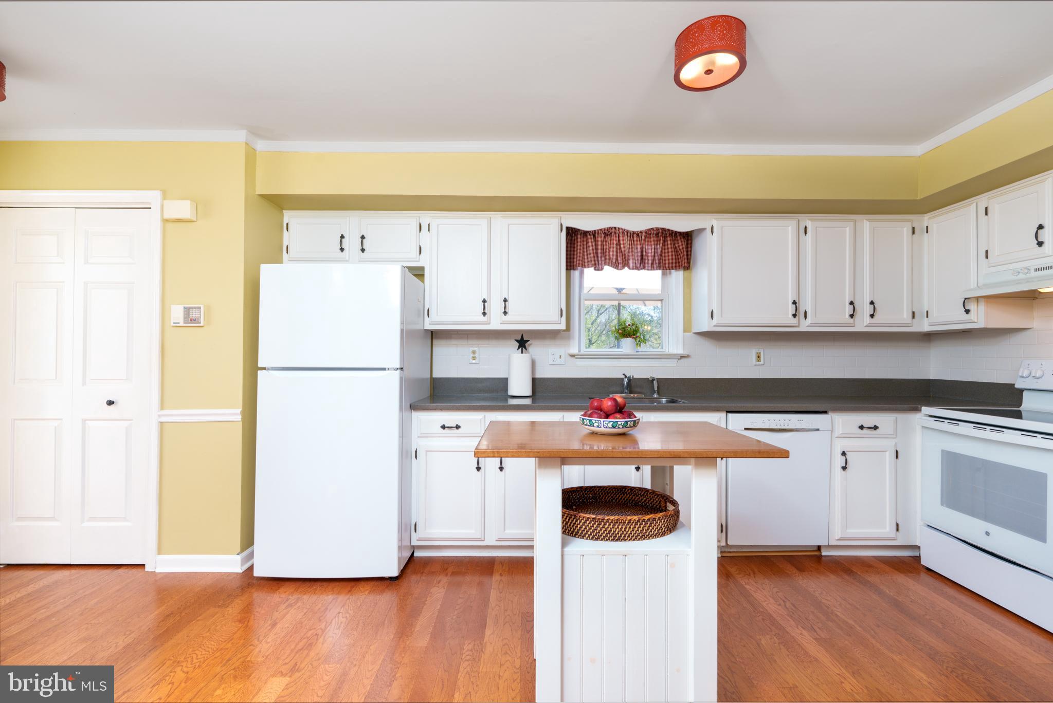 FOX KNOLL - Residential