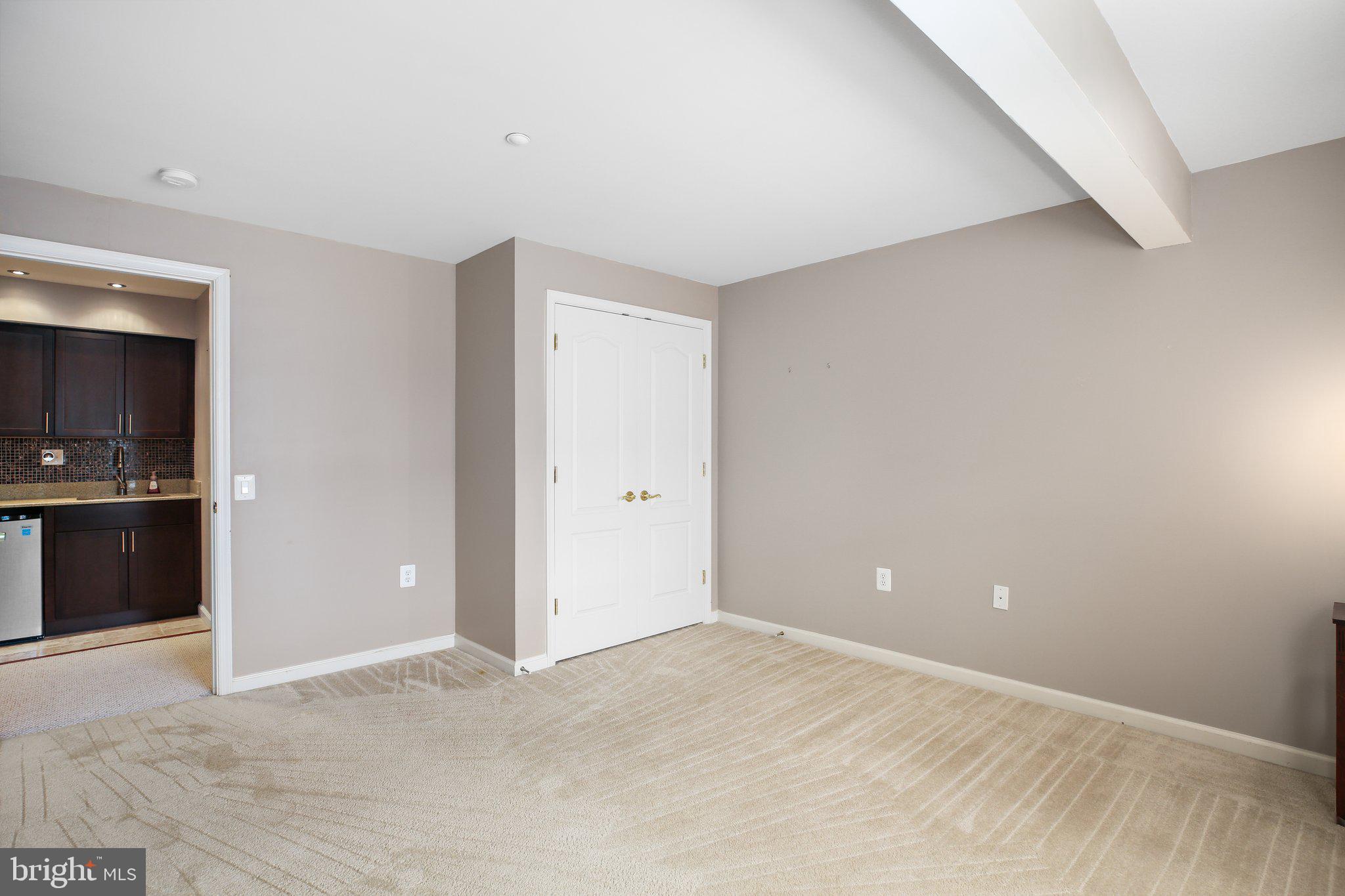 FALLS RUN - Residential Lease