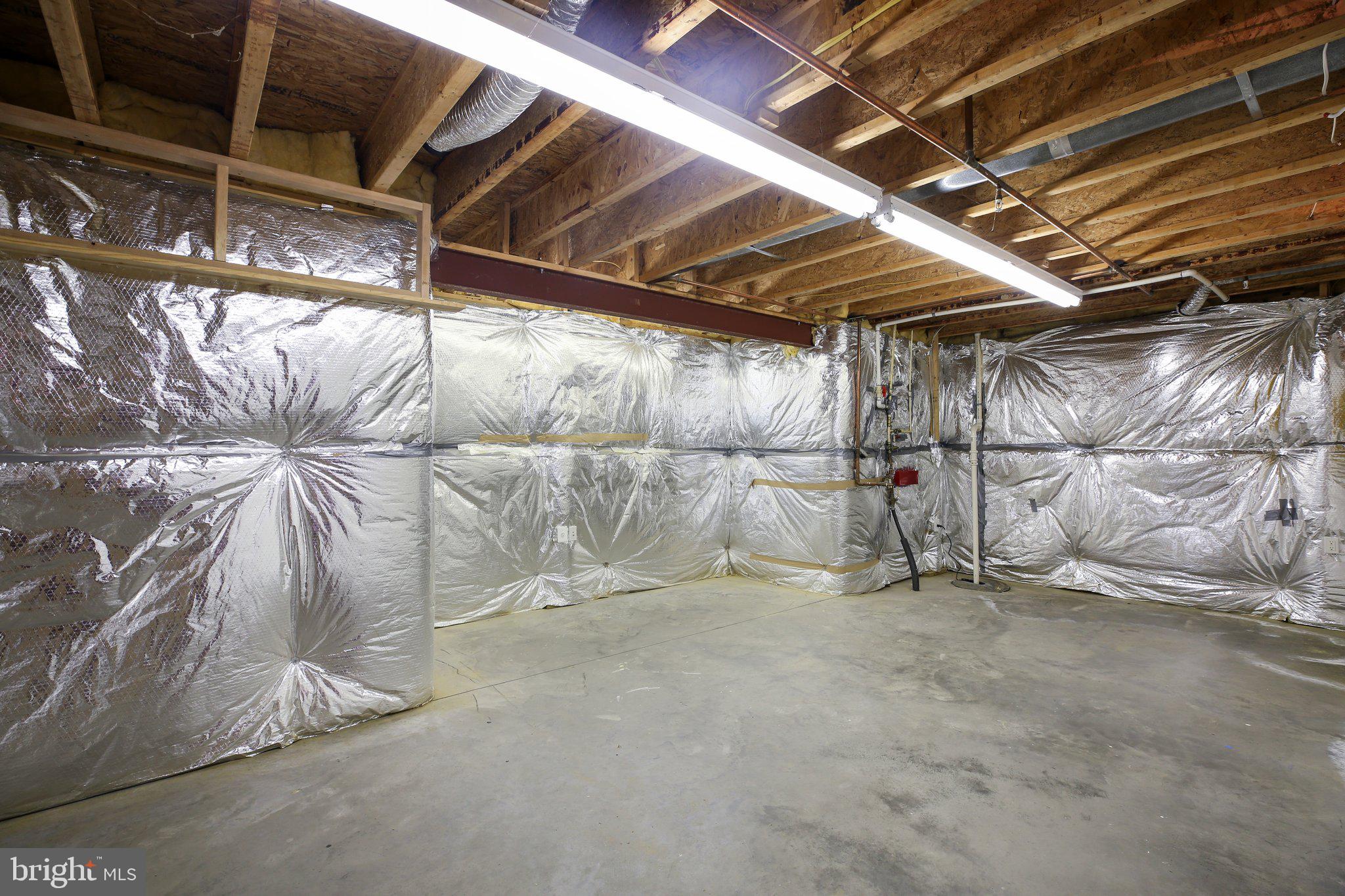 FALLS RUN - Residential Lease