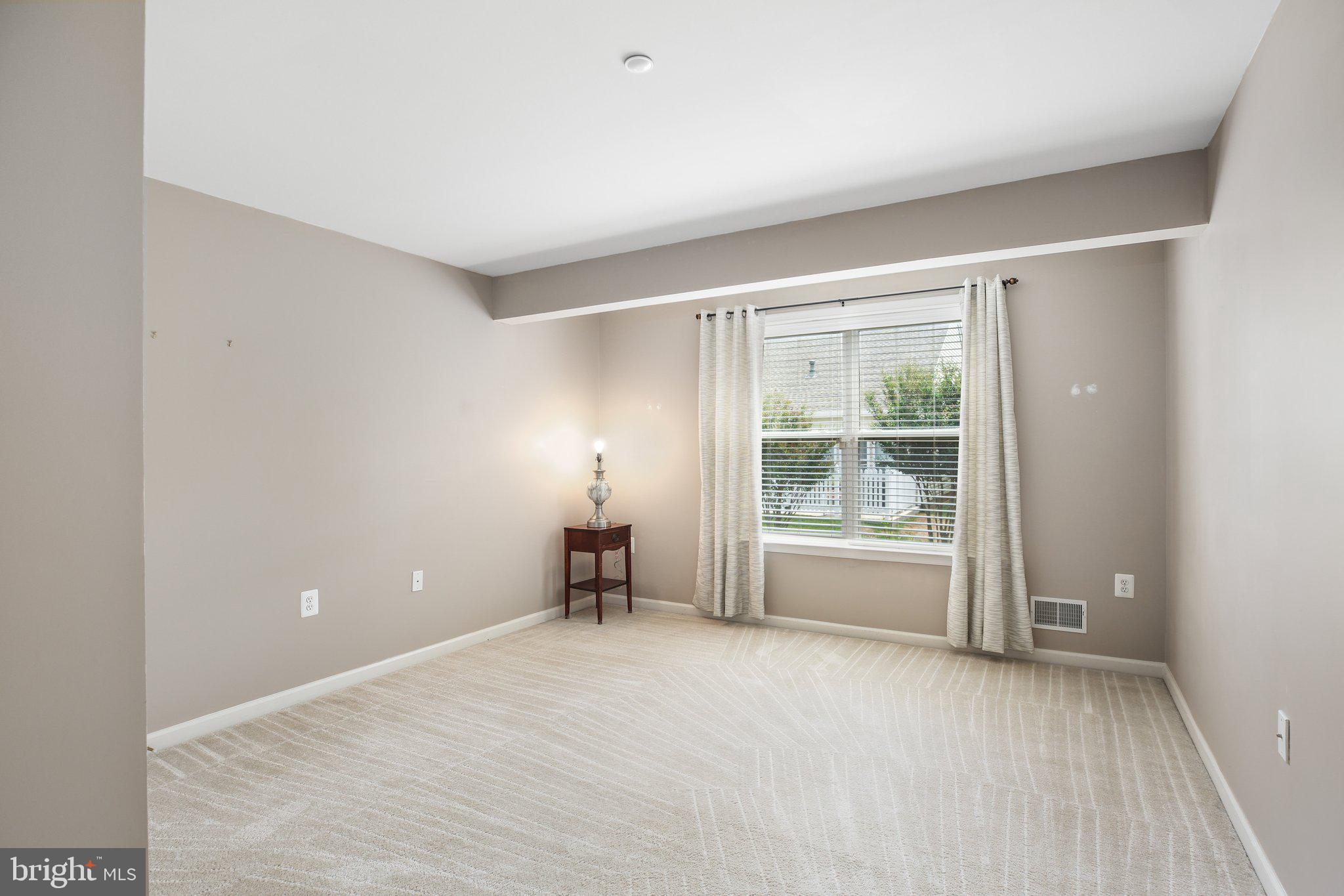 FALLS RUN - Residential Lease