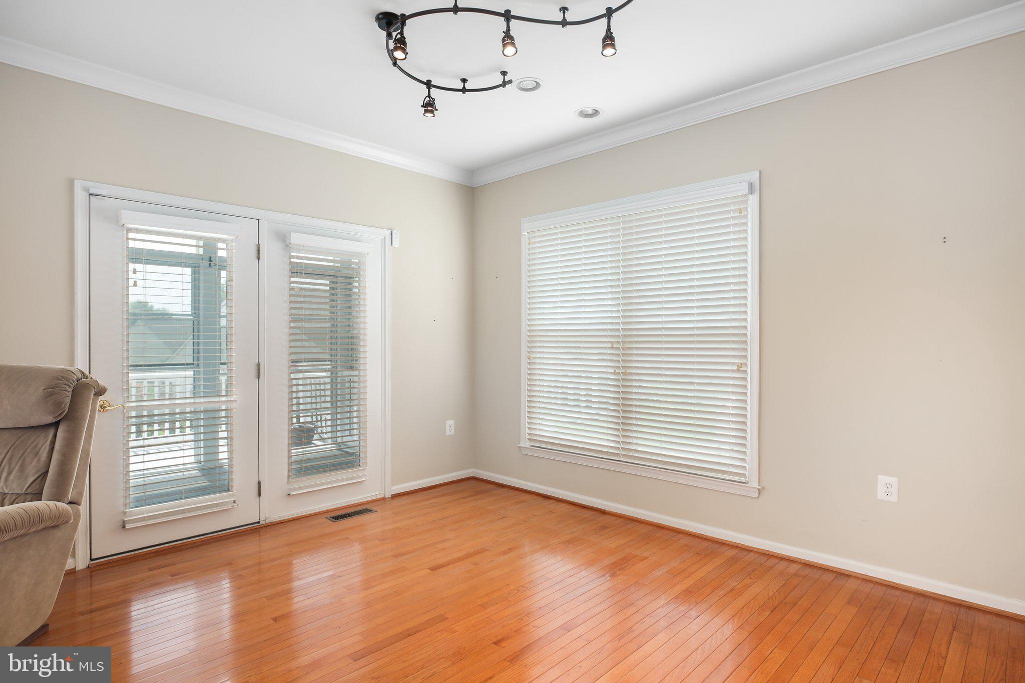 FALLS RUN - Residential Lease