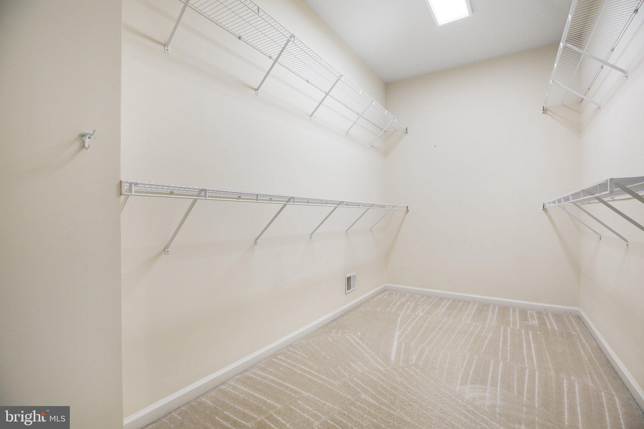 FALLS RUN - Residential Lease