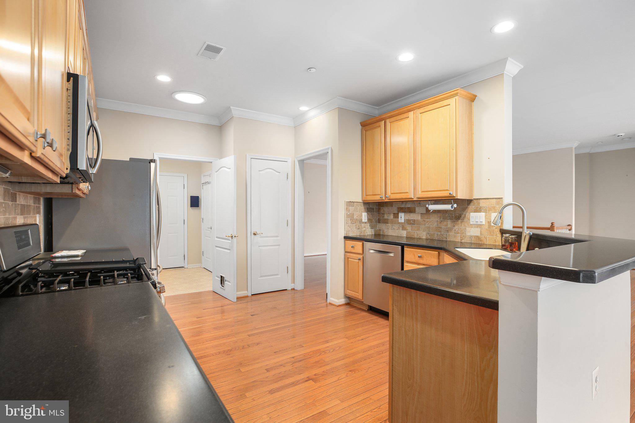 FALLS RUN - Residential Lease