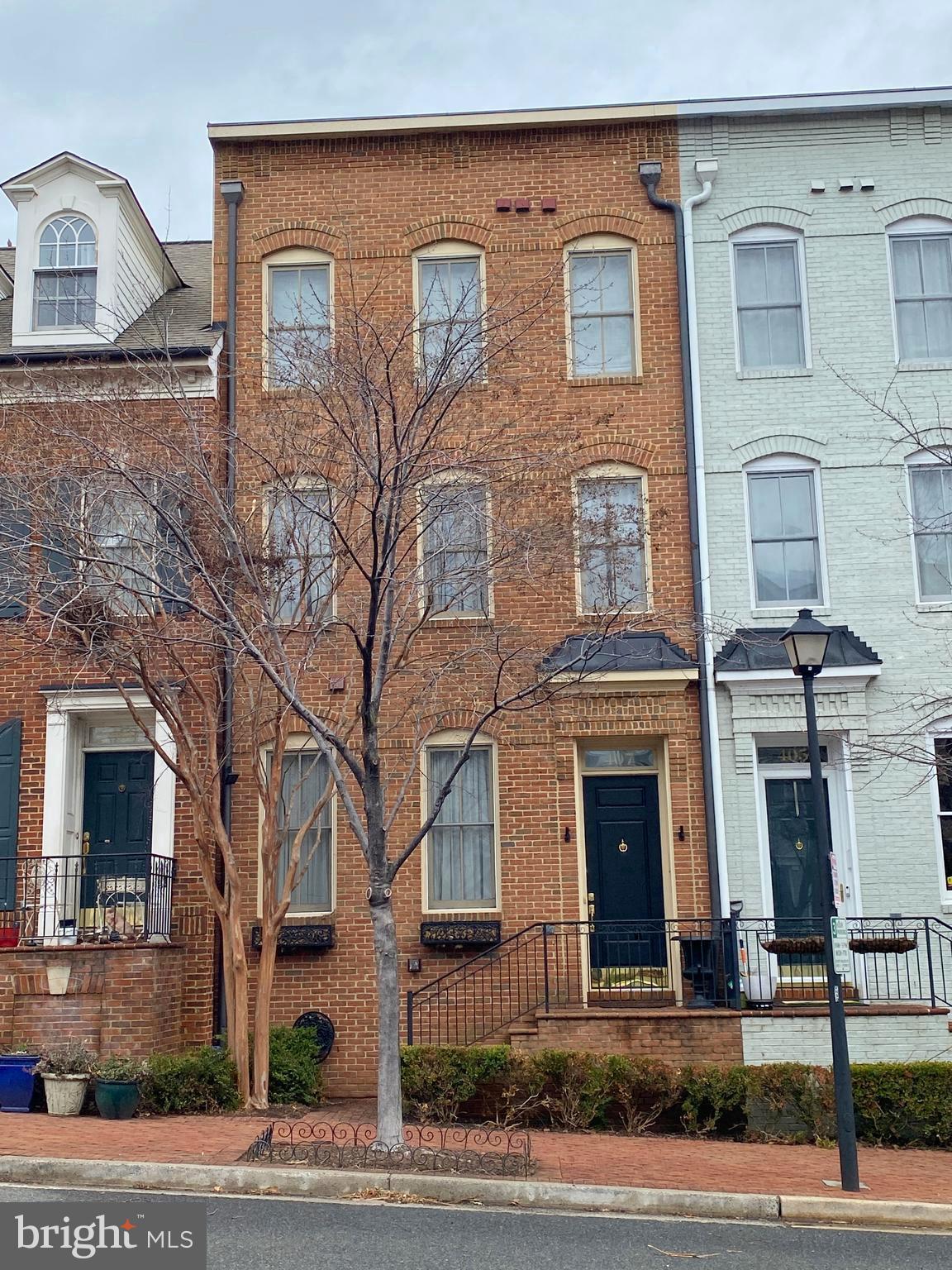 CHATHAM SQUARE - Residential Lease