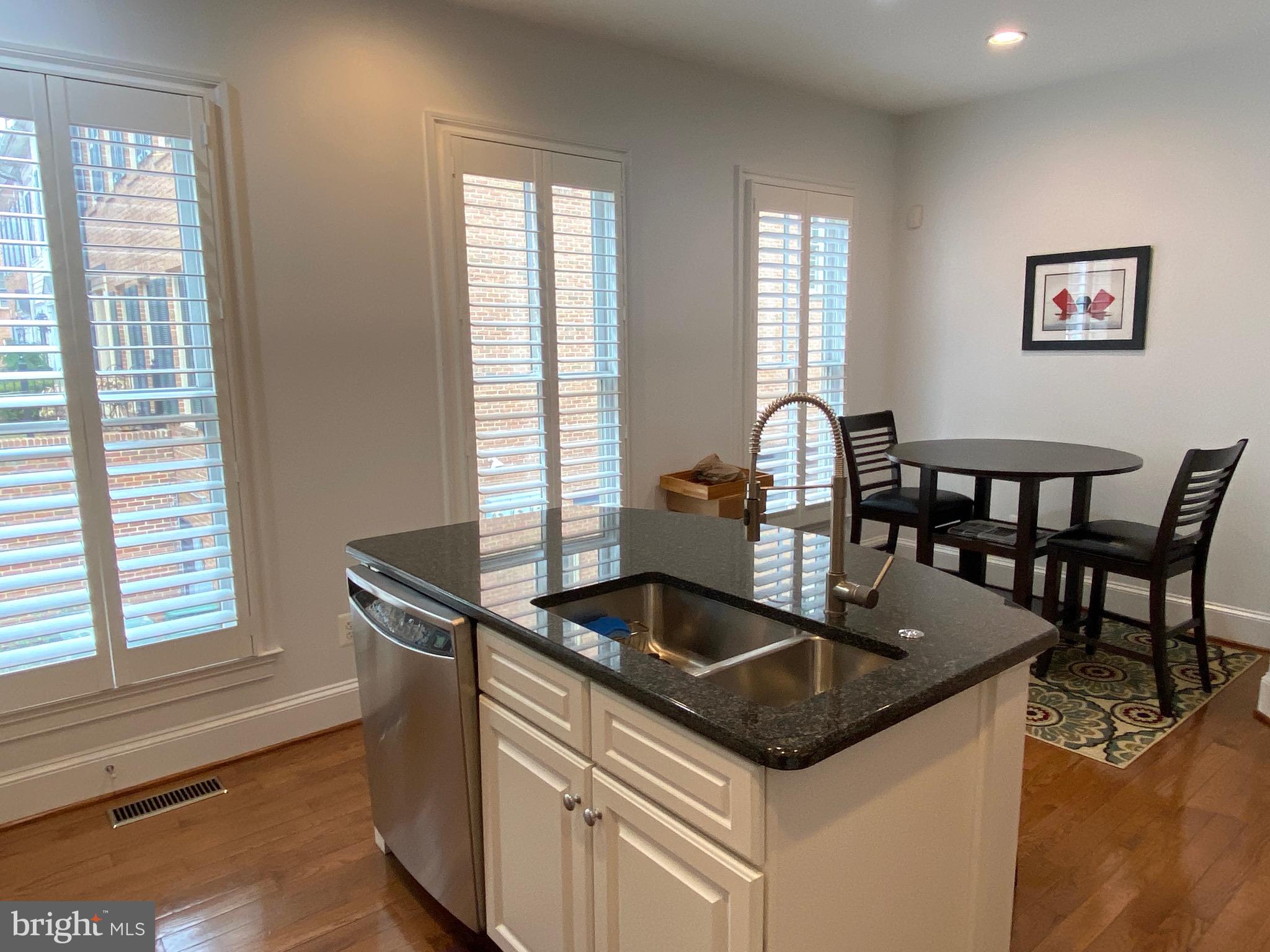 CHATHAM SQUARE - Residential Lease