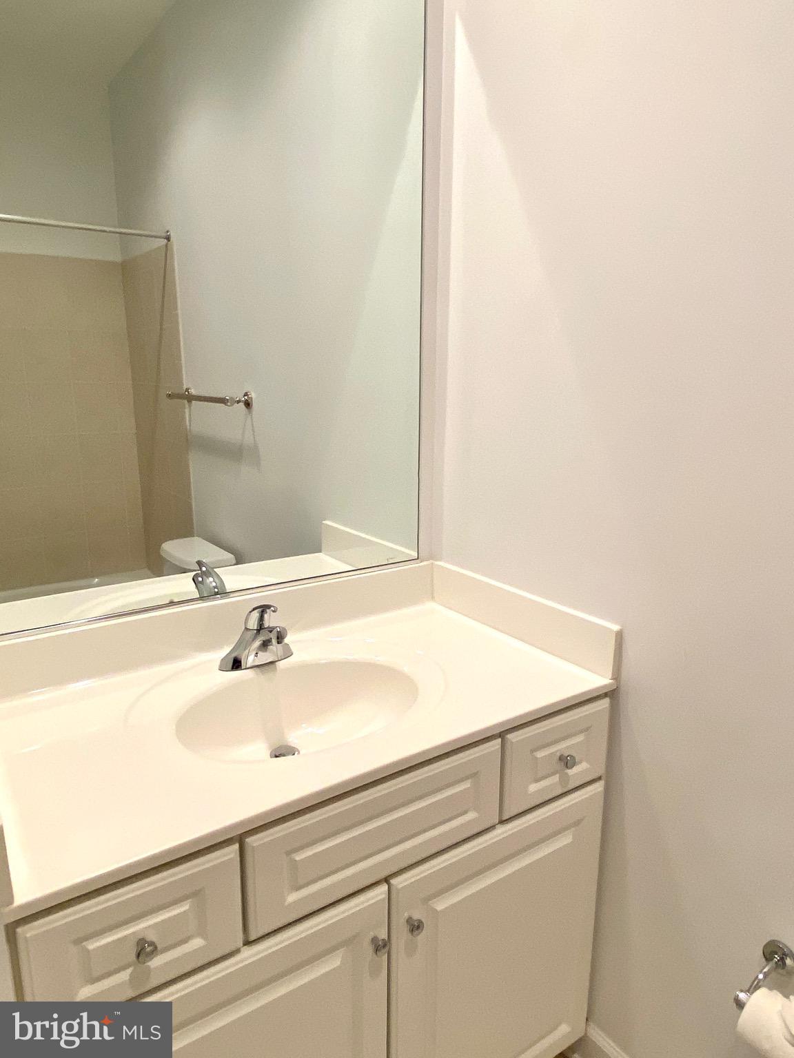 CHATHAM SQUARE - Residential Lease