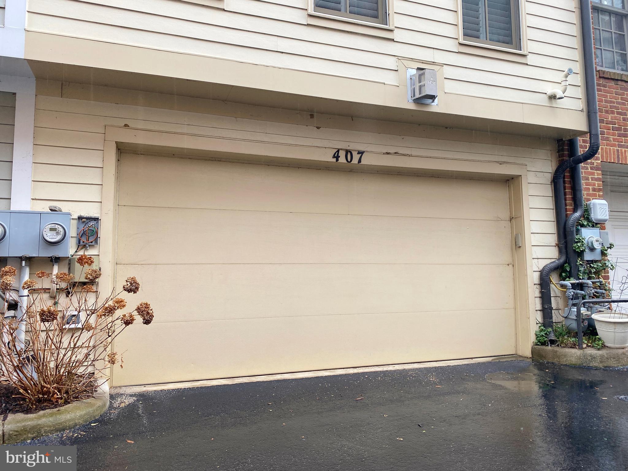 CHATHAM SQUARE - Residential Lease