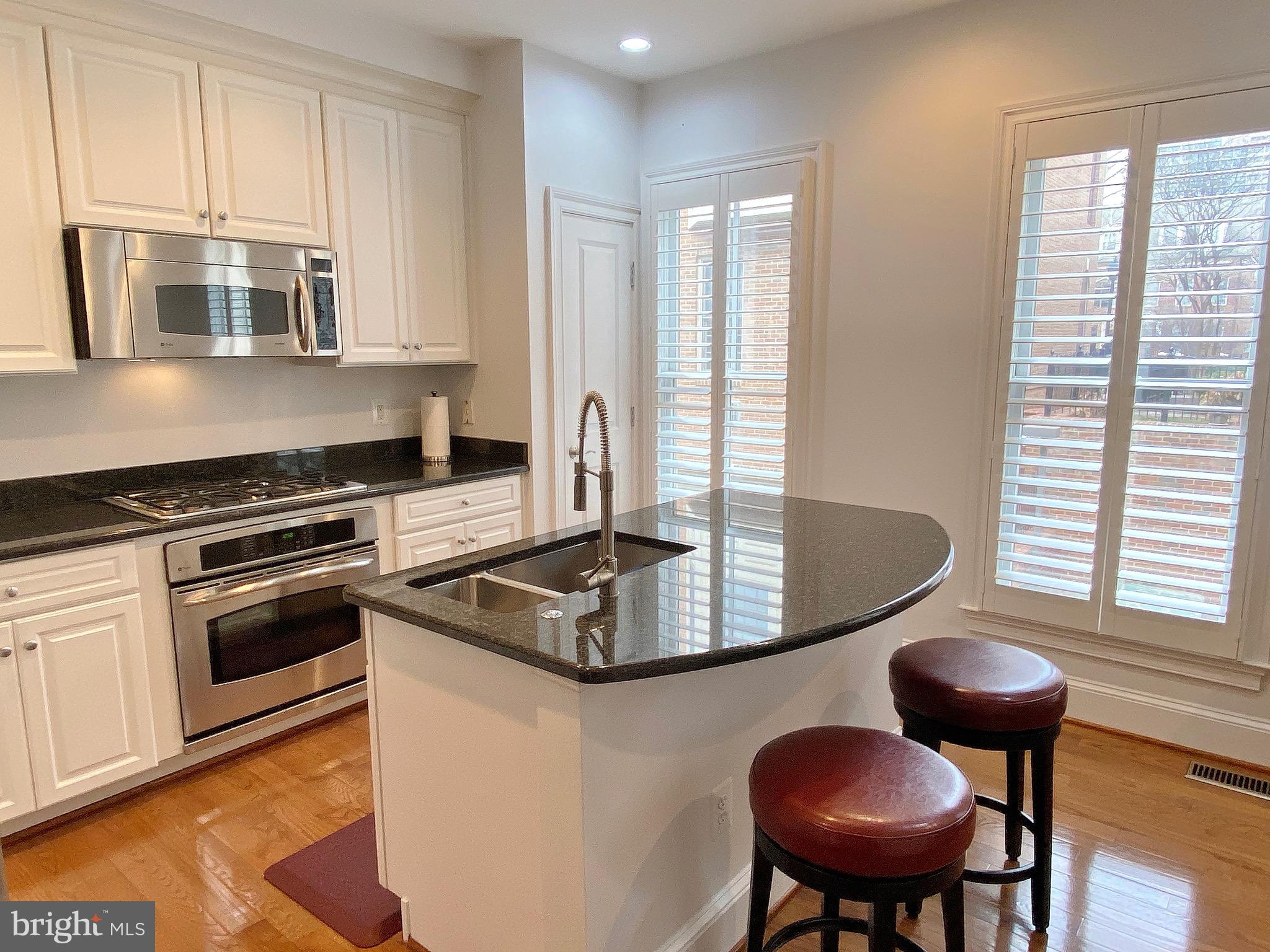 CHATHAM SQUARE - Residential Lease