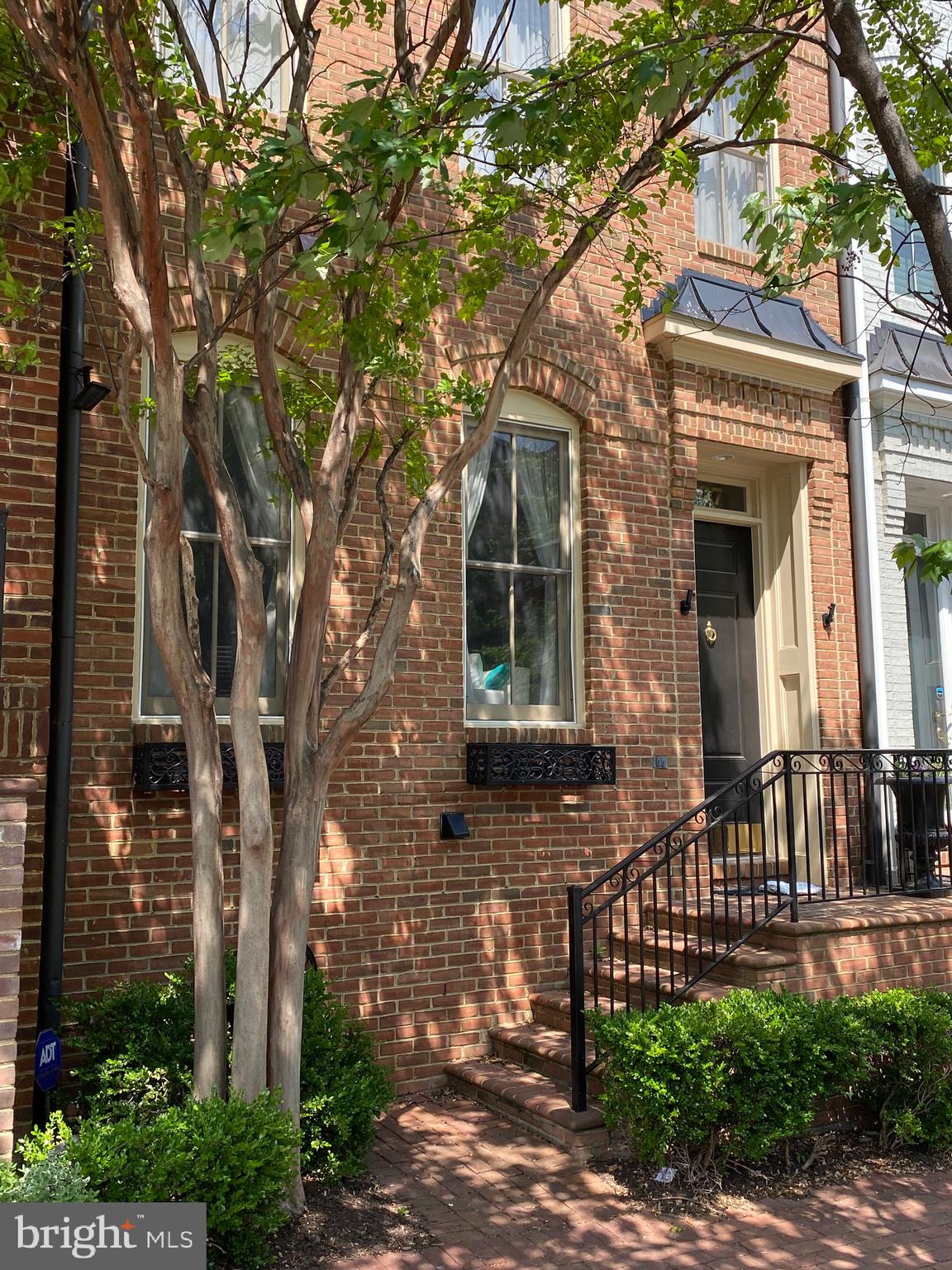 CHATHAM SQUARE - Residential Lease