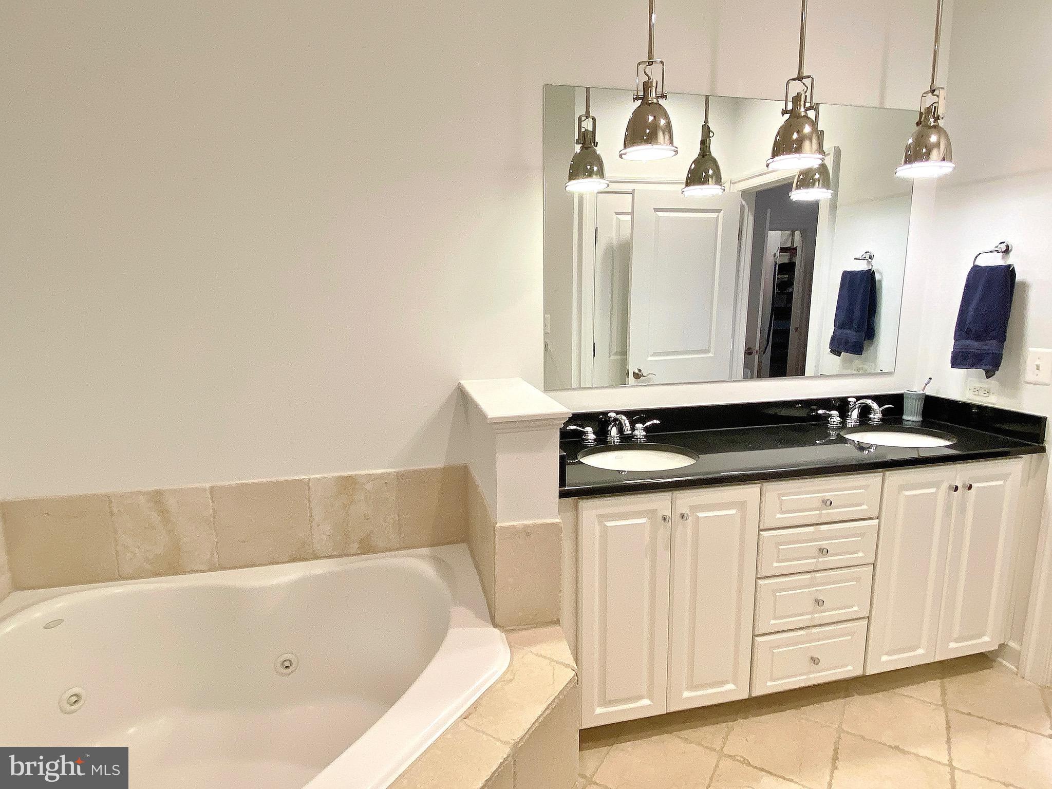 CHATHAM SQUARE - Residential Lease