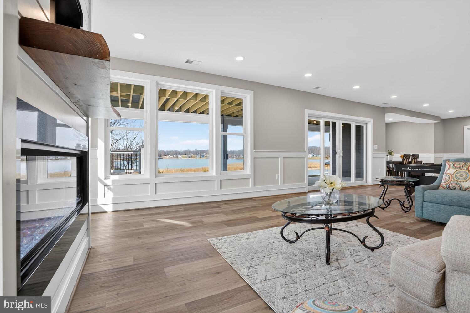 ROCK ISLAND LANDING - Residential