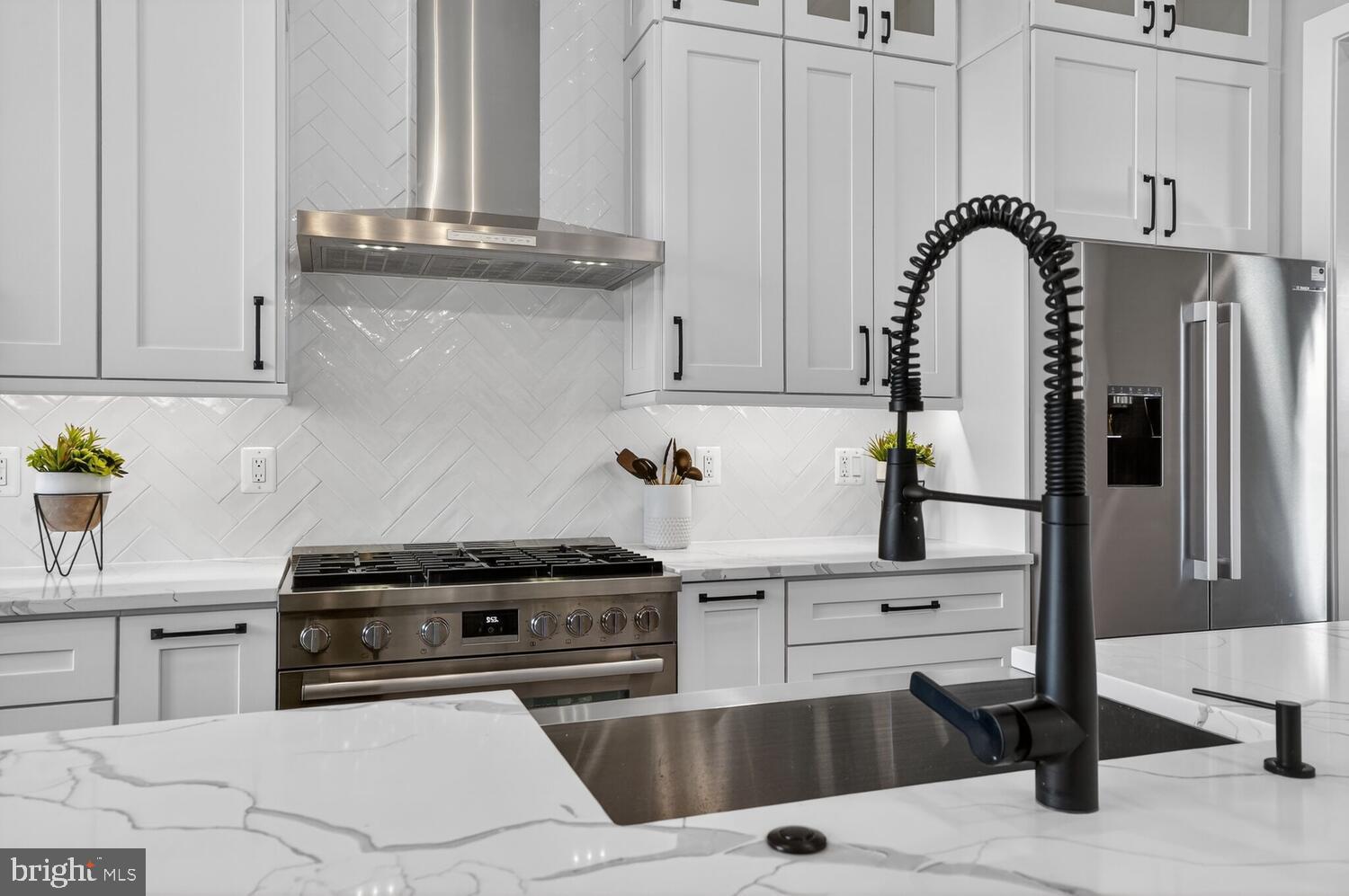 ROCK ISLAND LANDING - Residential