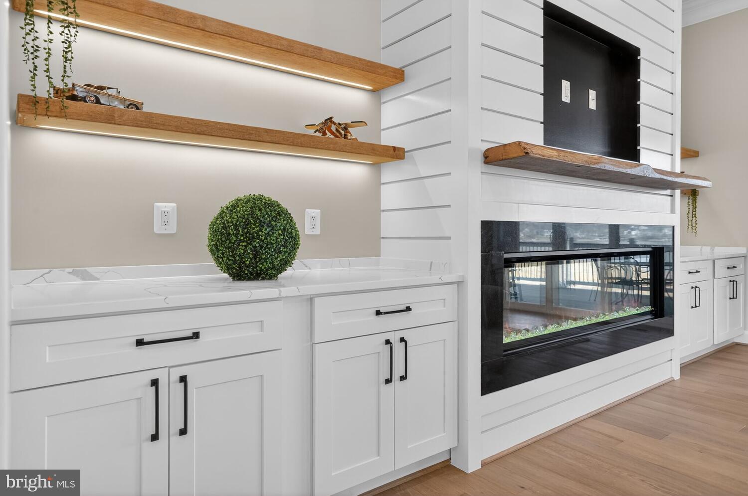 ROCK ISLAND LANDING - Residential