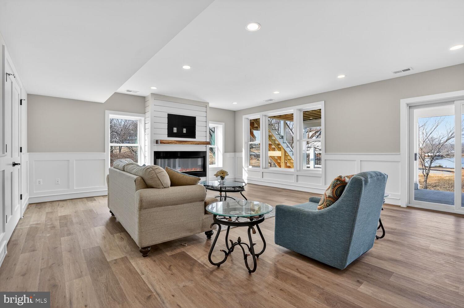 ROCK ISLAND LANDING - Residential