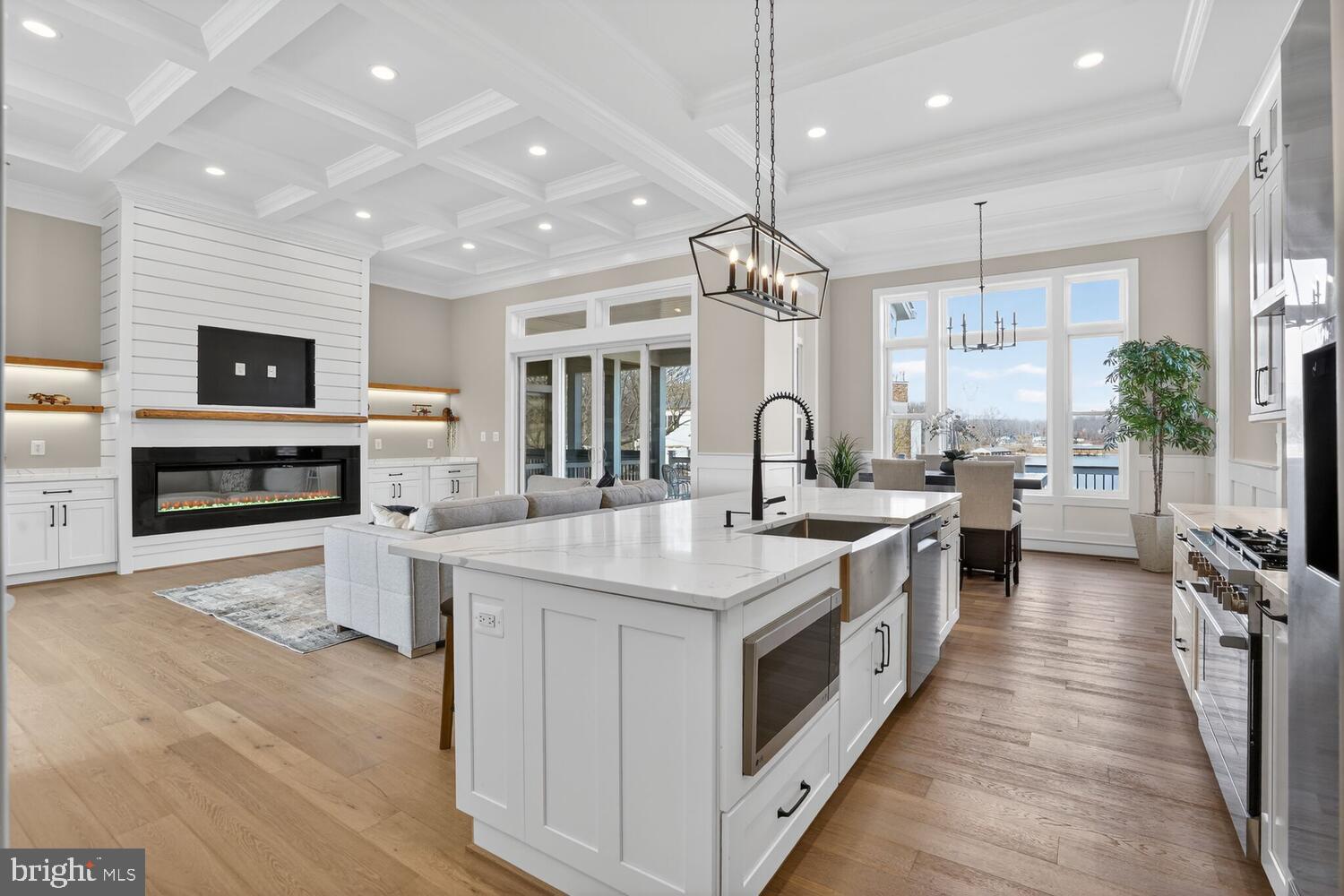 ROCK ISLAND LANDING - Residential