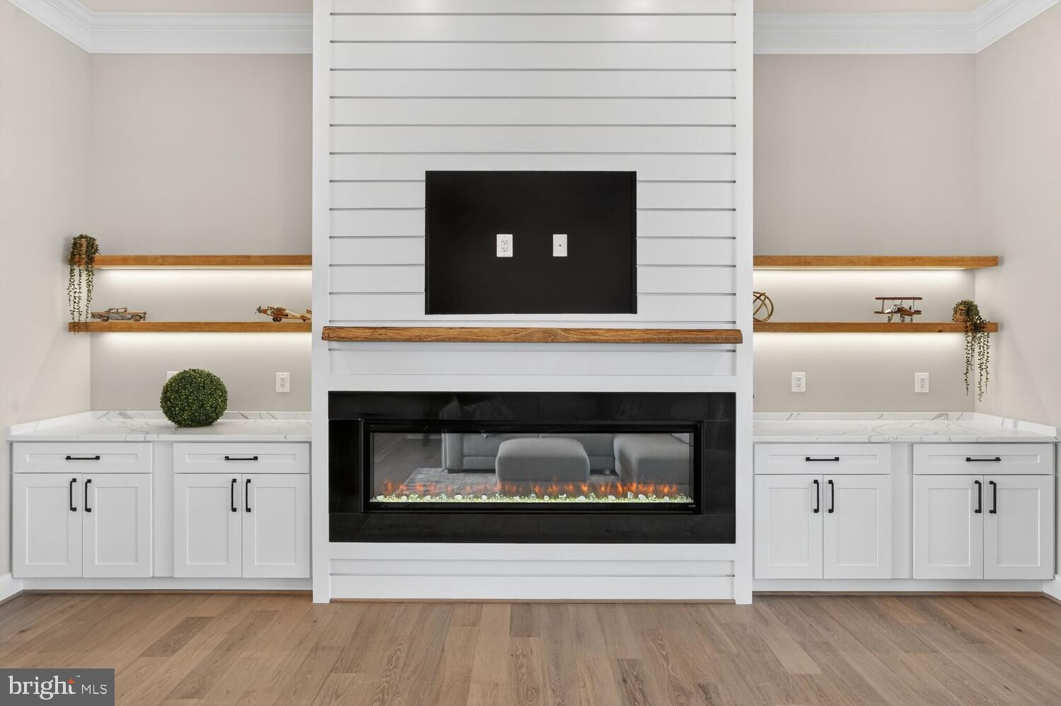 ROCK ISLAND LANDING - Residential