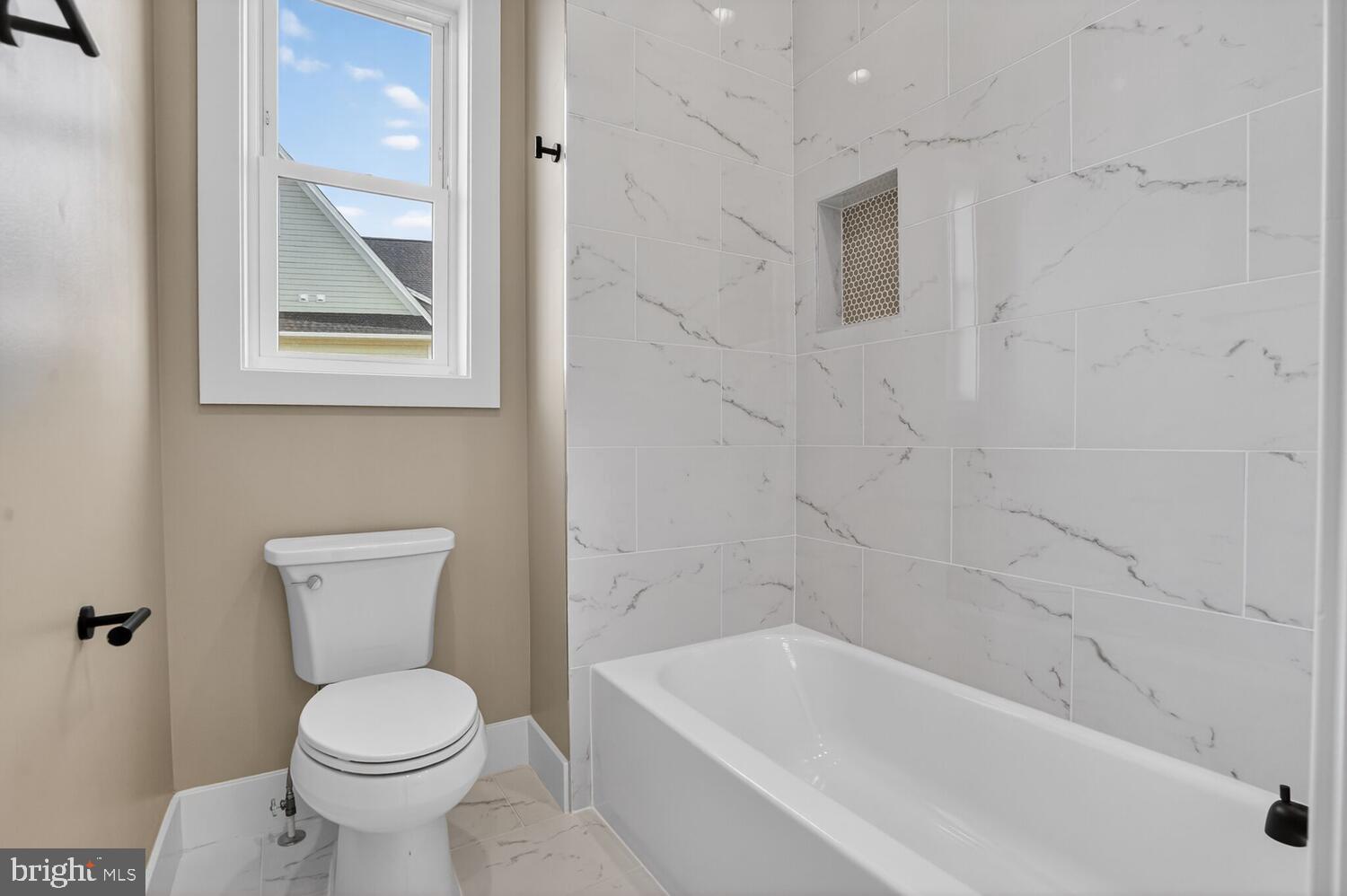 ROCK ISLAND LANDING - Residential