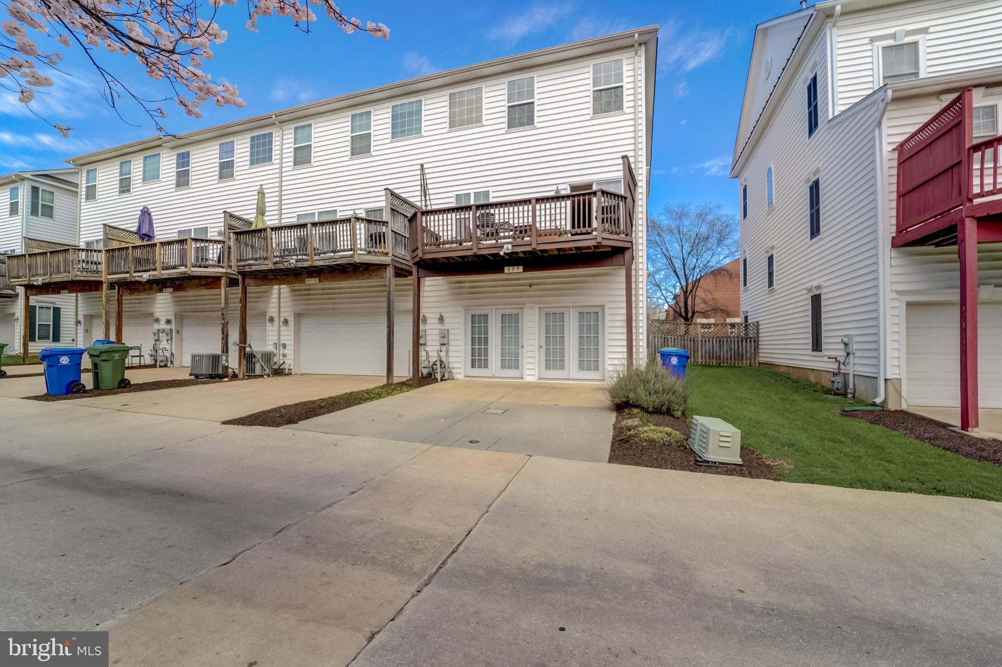 CAMDEN CROSSING - Residential