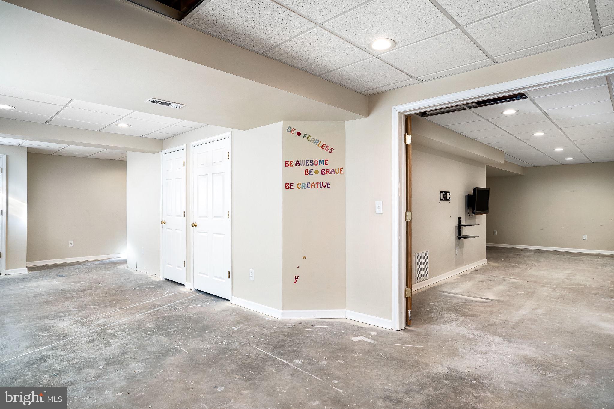 HARLAN RUN - Residential