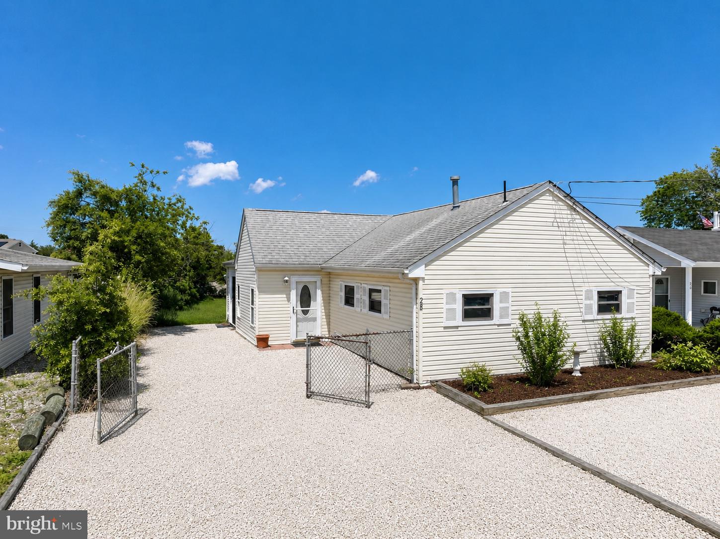 28 LAKE SAINT CLAIR DRIVE