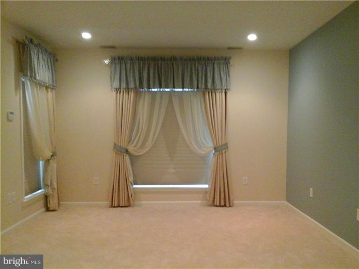 ARBOURS AT EAGLE POINT - Residential