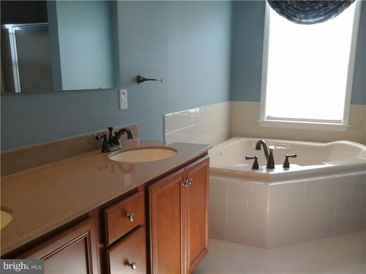 ARBOURS AT EAGLE POINT - Residential