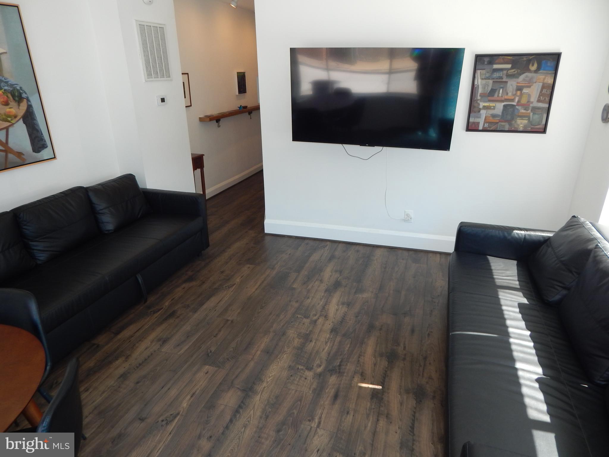 LITTLE ITALY - Residential Lease