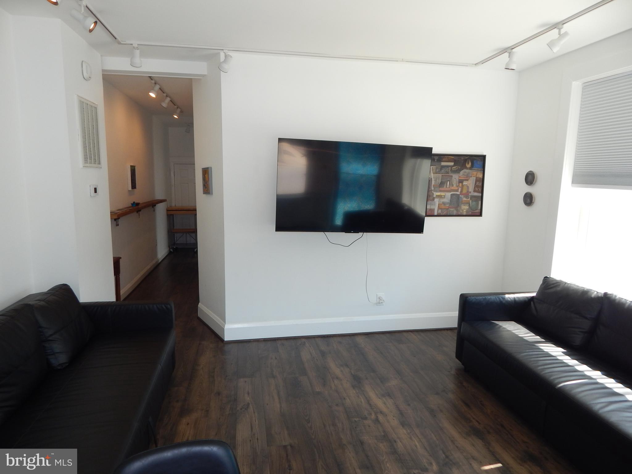 LITTLE ITALY - Residential Lease