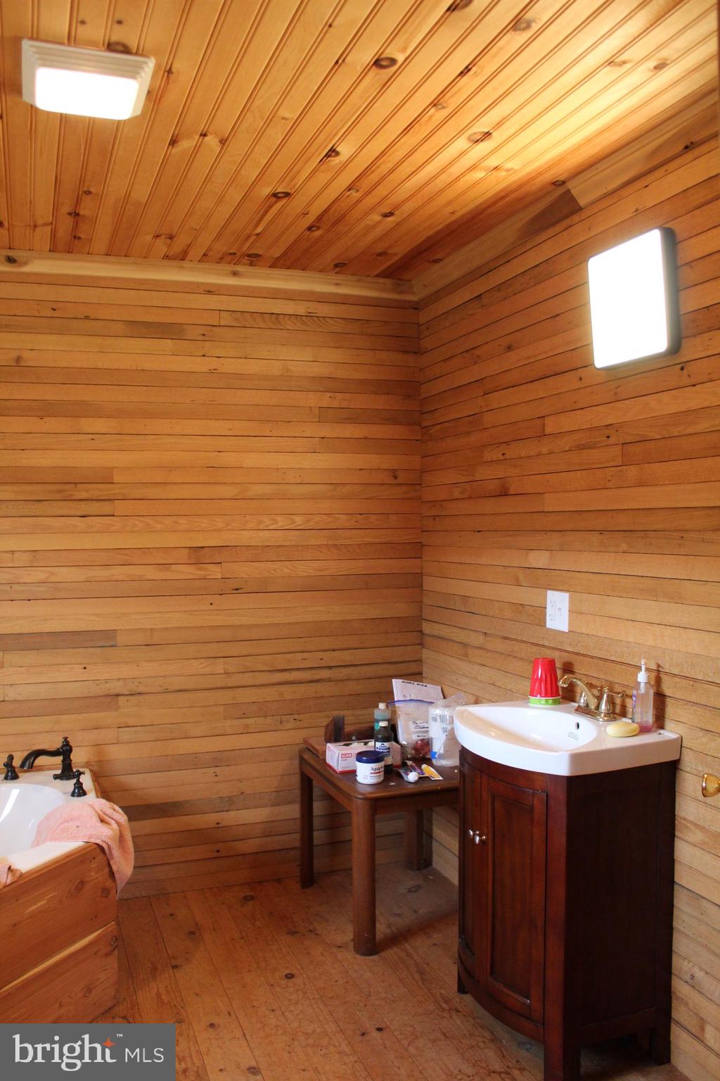 FLOWING SPRINGS - Residential