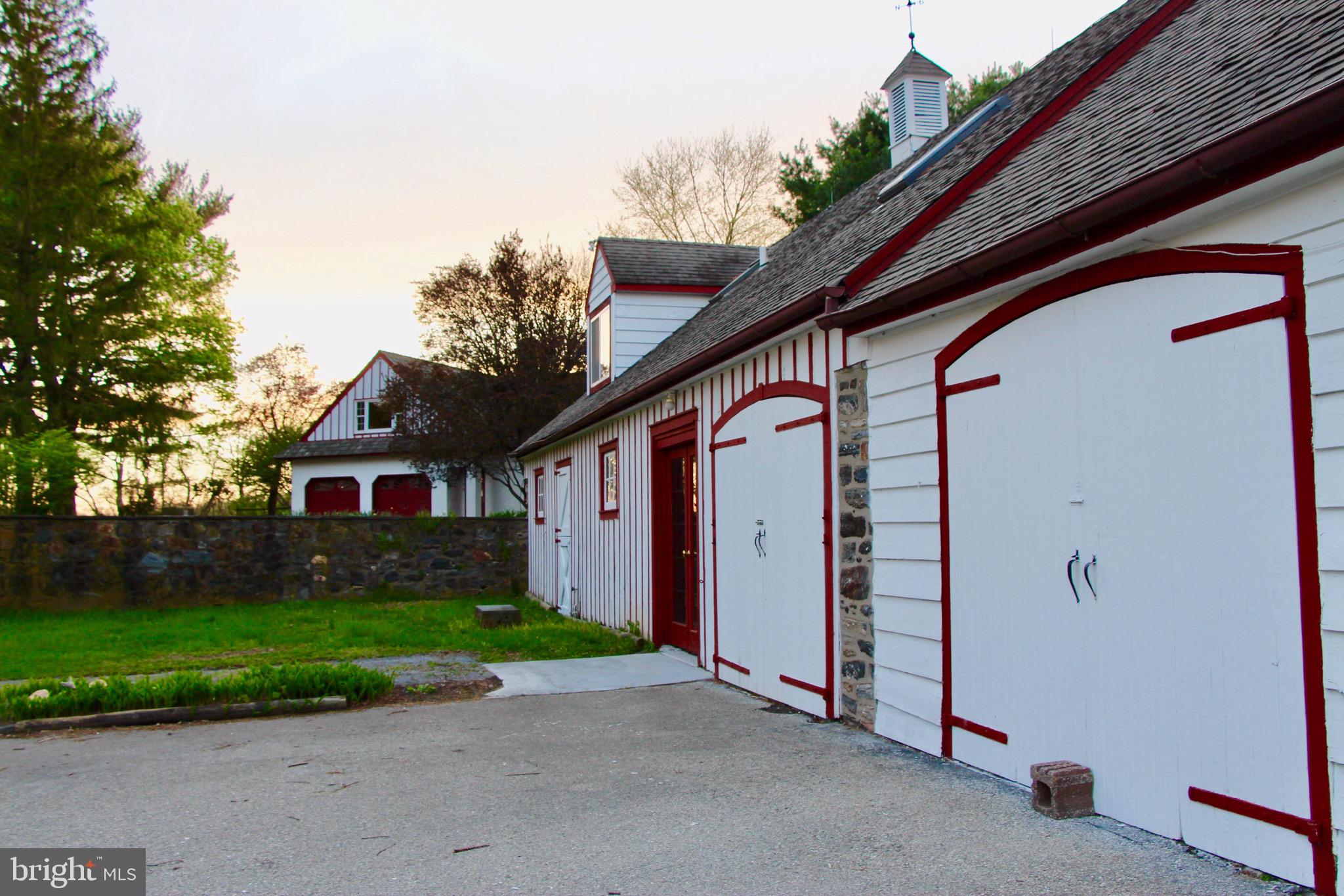 RADNOR HUNT - Residential