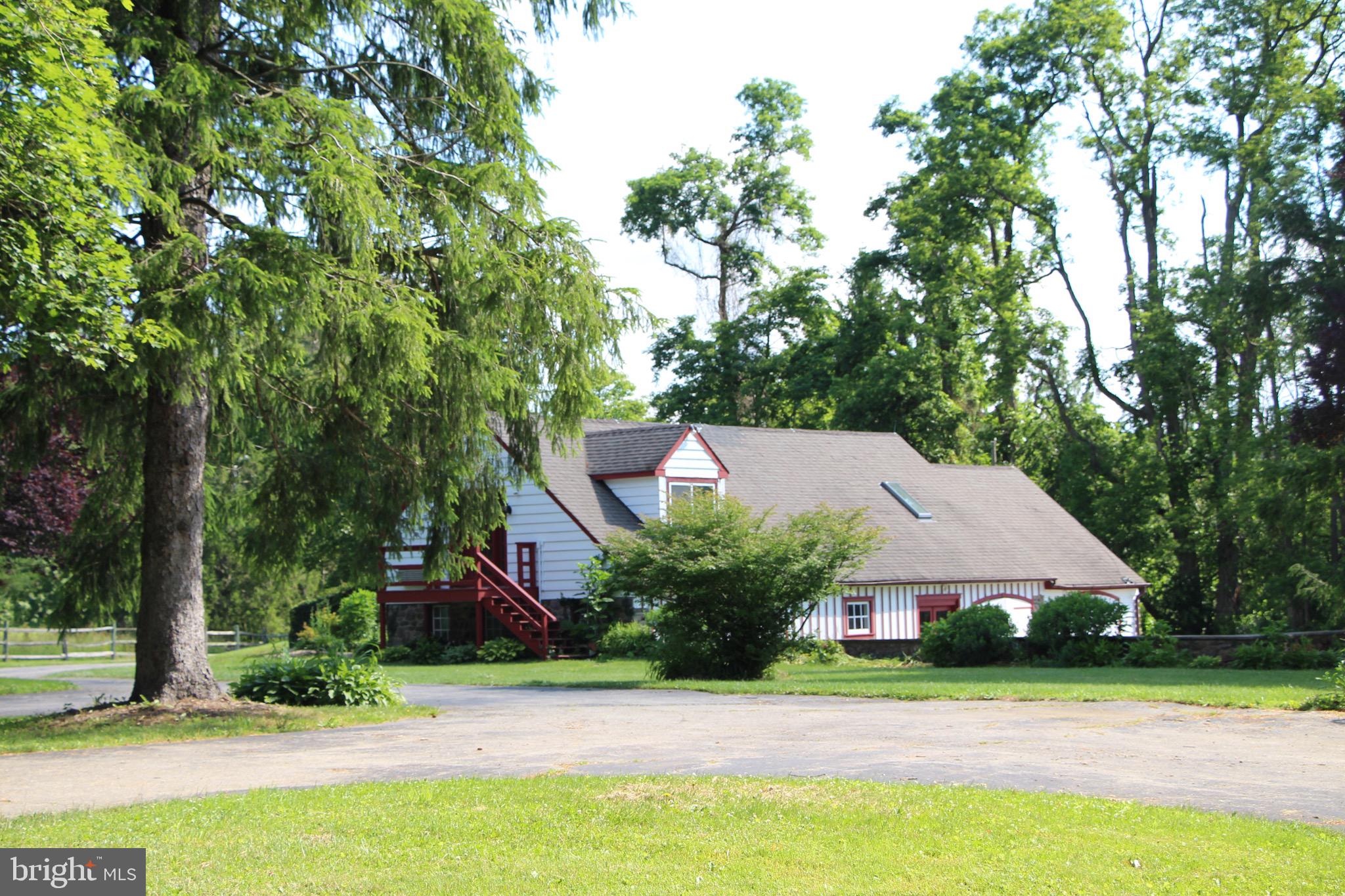 RADNOR HUNT - Residential