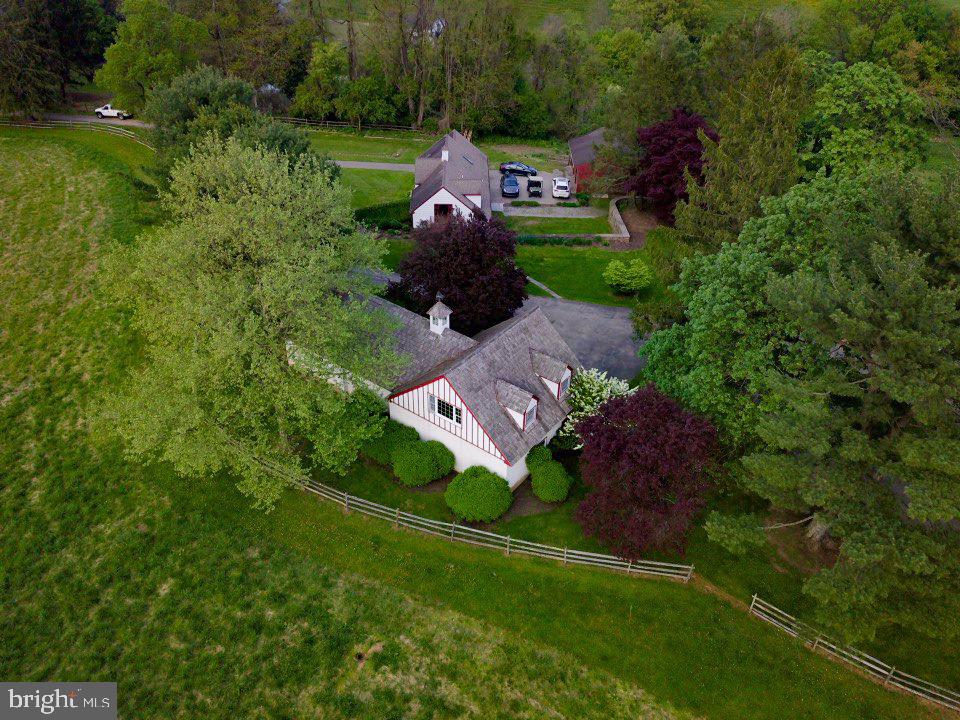 RADNOR HUNT - Residential