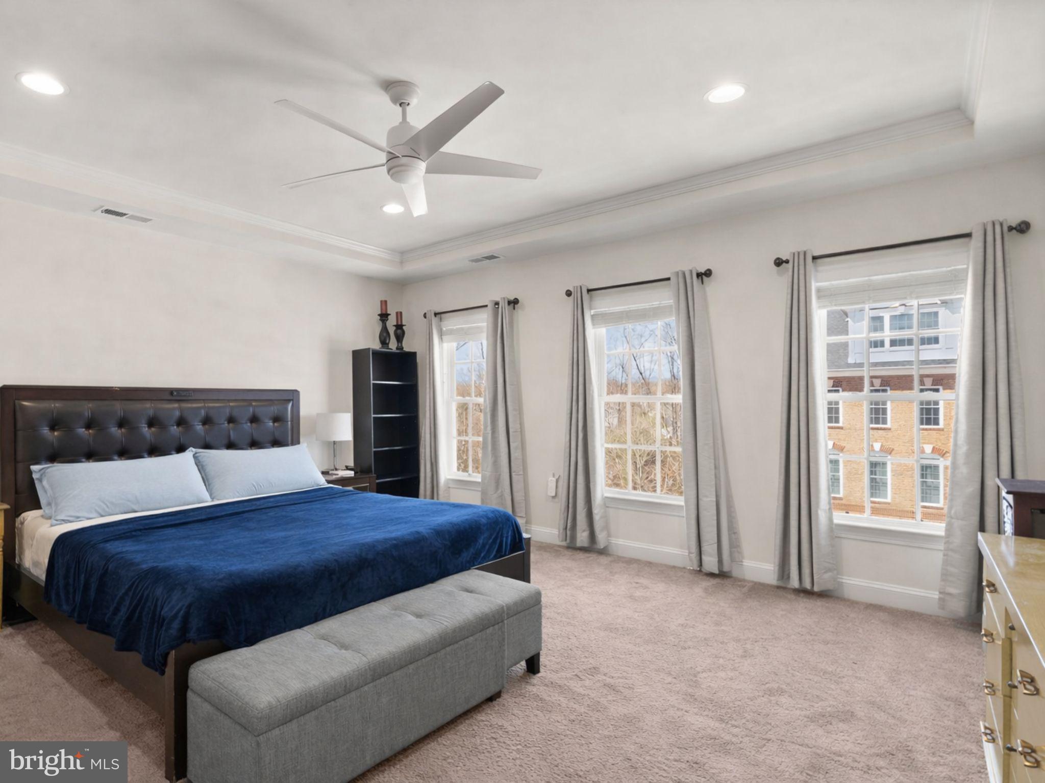 SARATOGA TOWNHOUSES - Residential