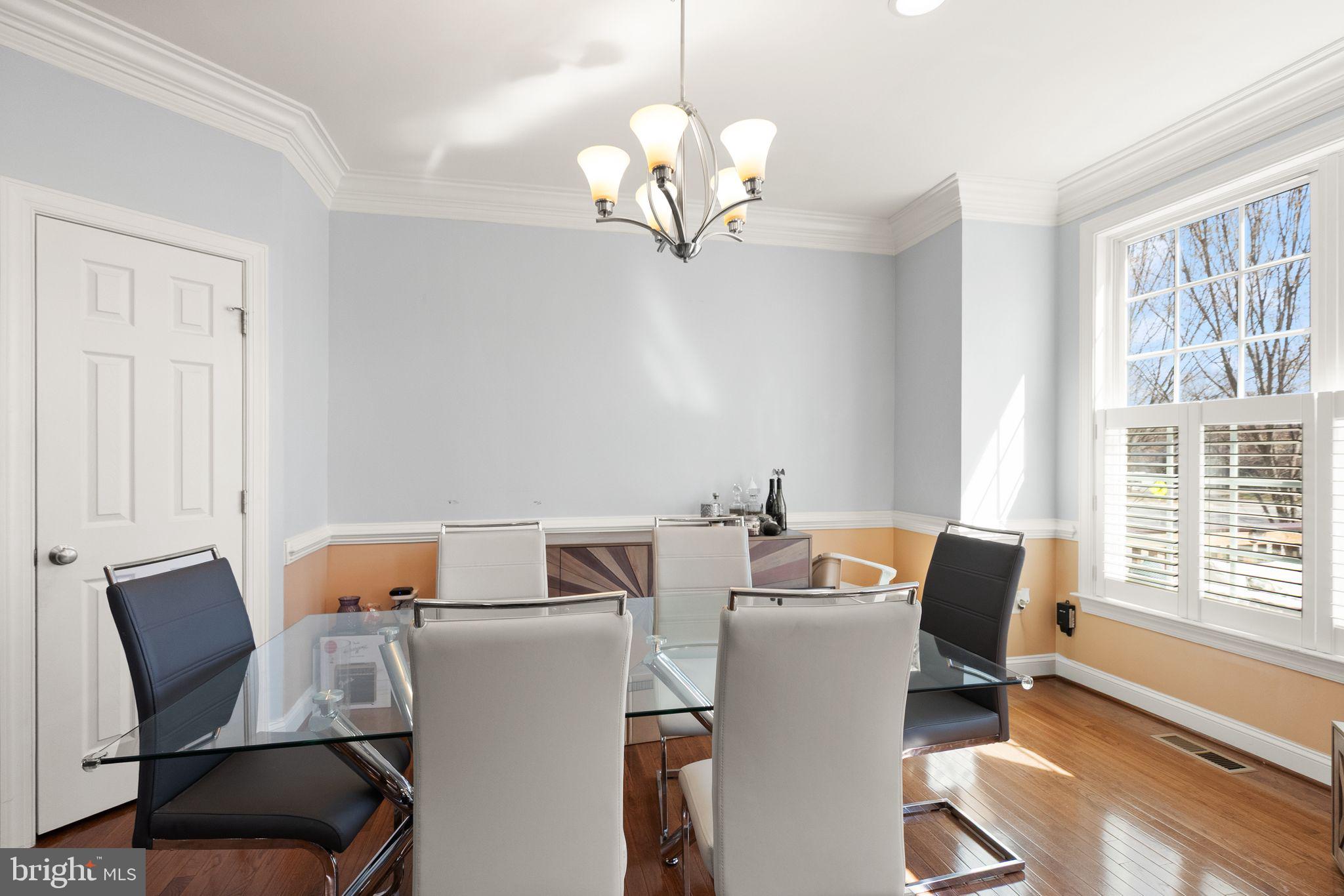 SARATOGA TOWNHOUSES - Residential