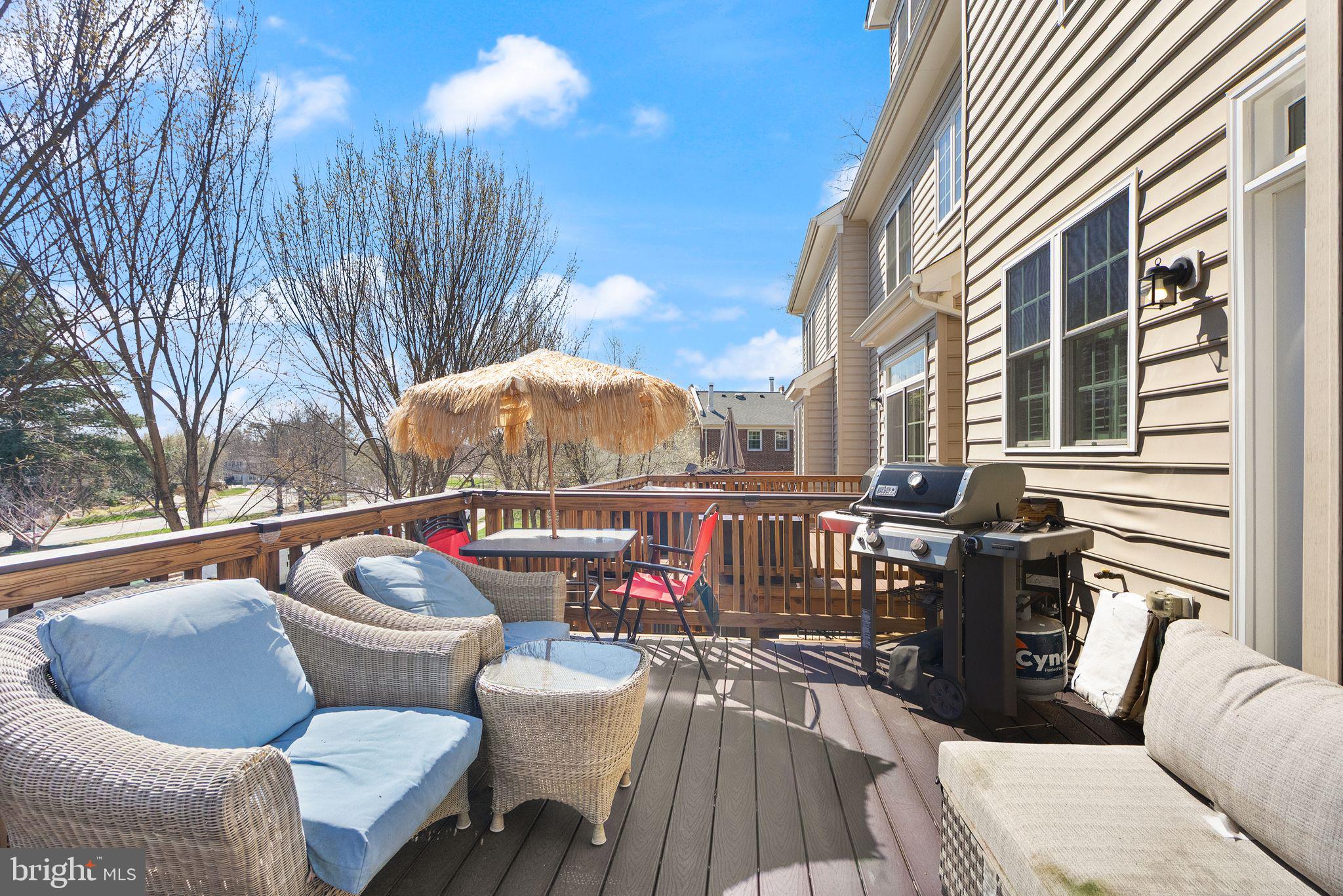 SARATOGA TOWNHOUSES - Residential