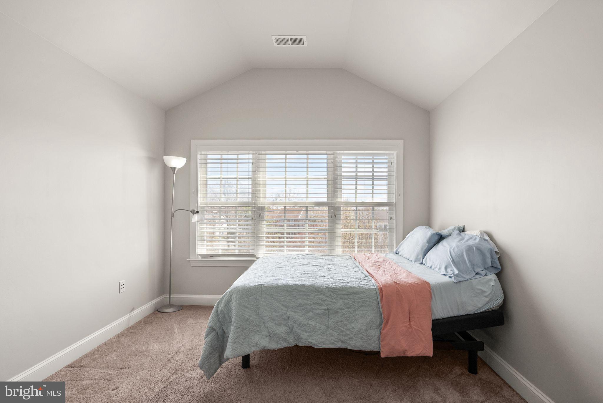 SARATOGA TOWNHOUSES - Residential