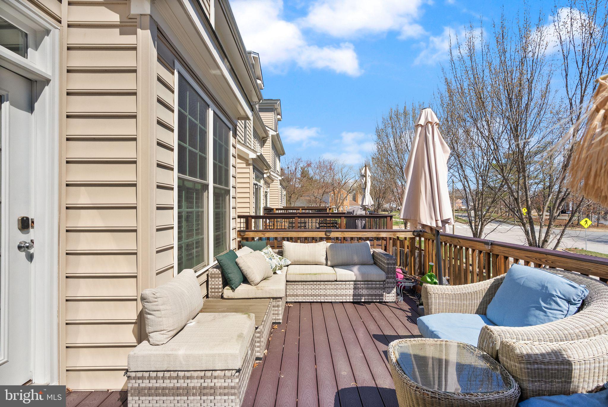 SARATOGA TOWNHOUSES - Residential