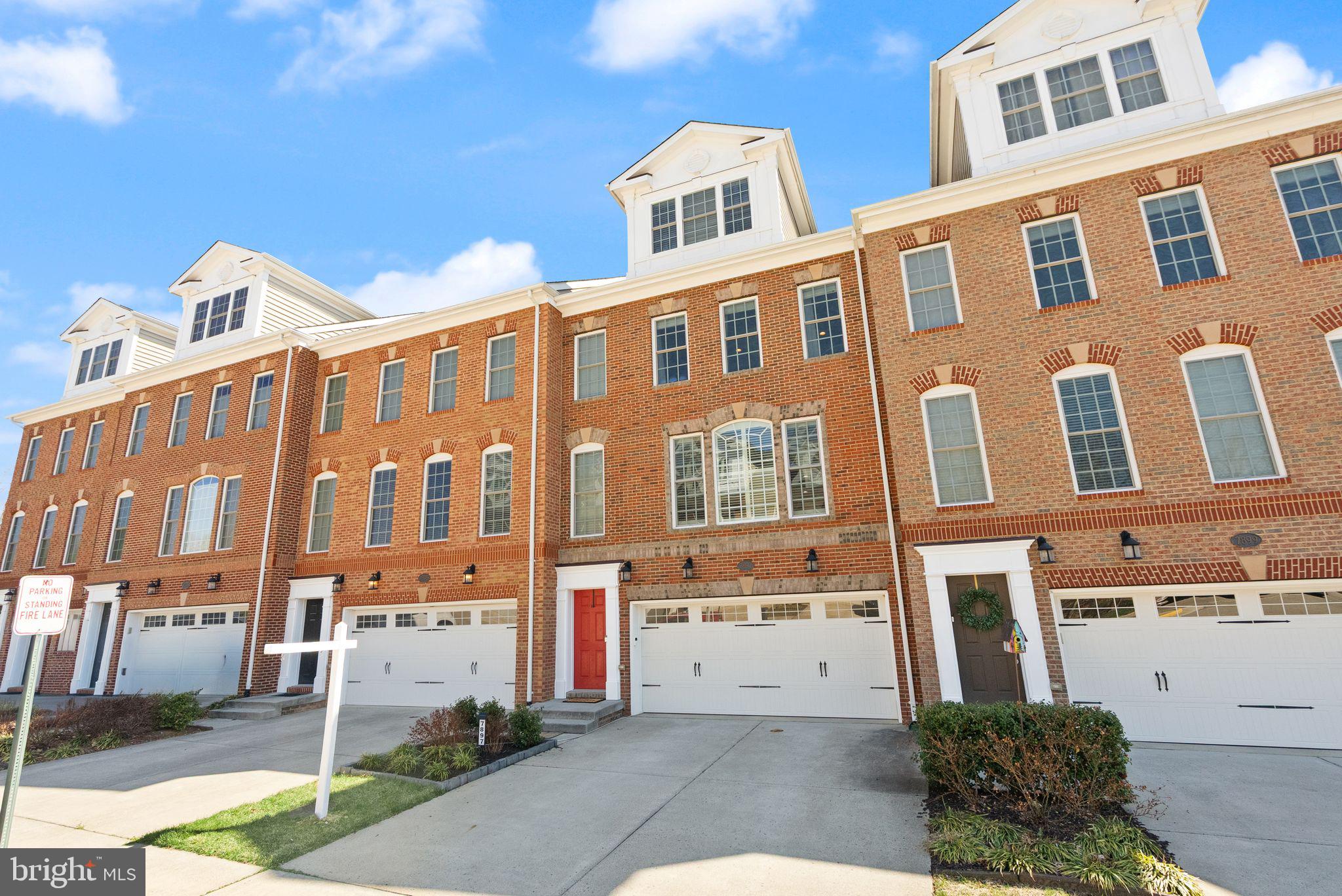 SARATOGA TOWNHOUSES - Residential